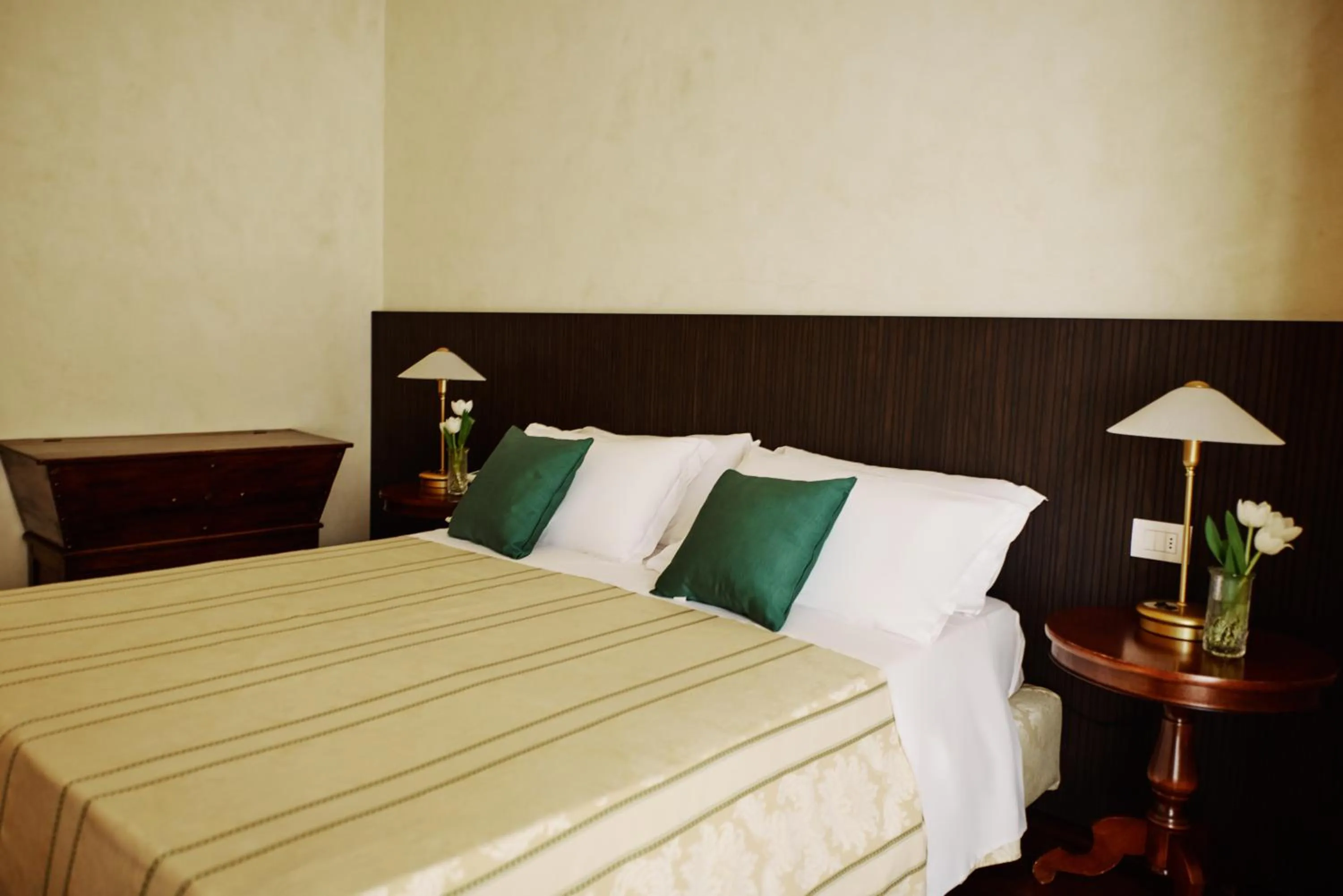 Bed in Hotel Negresco