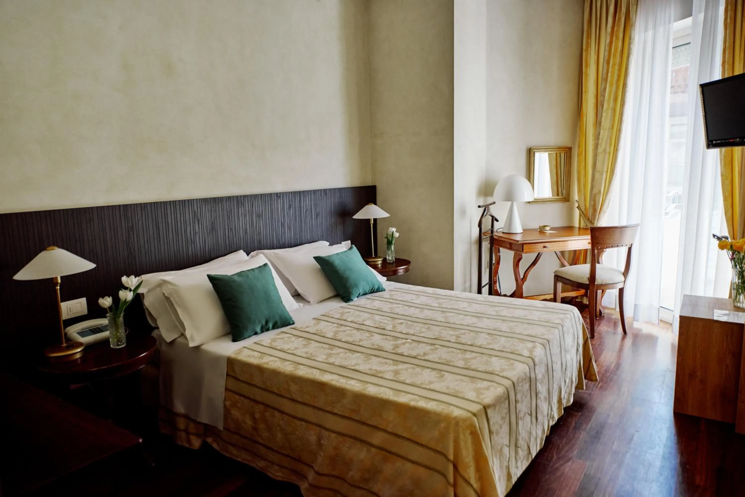 Bed in Hotel Negresco