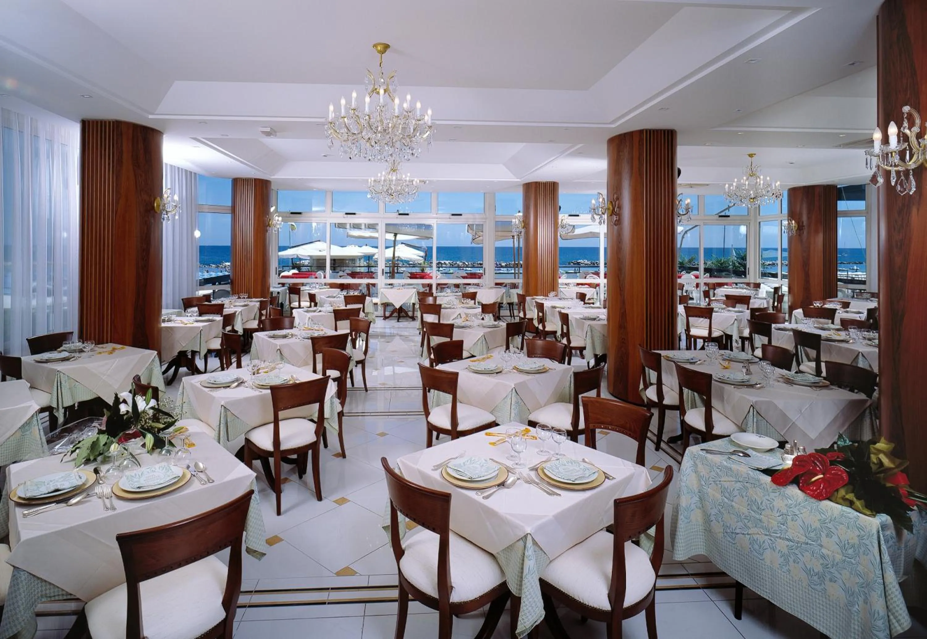 Restaurant/places to eat in Hotel Negresco