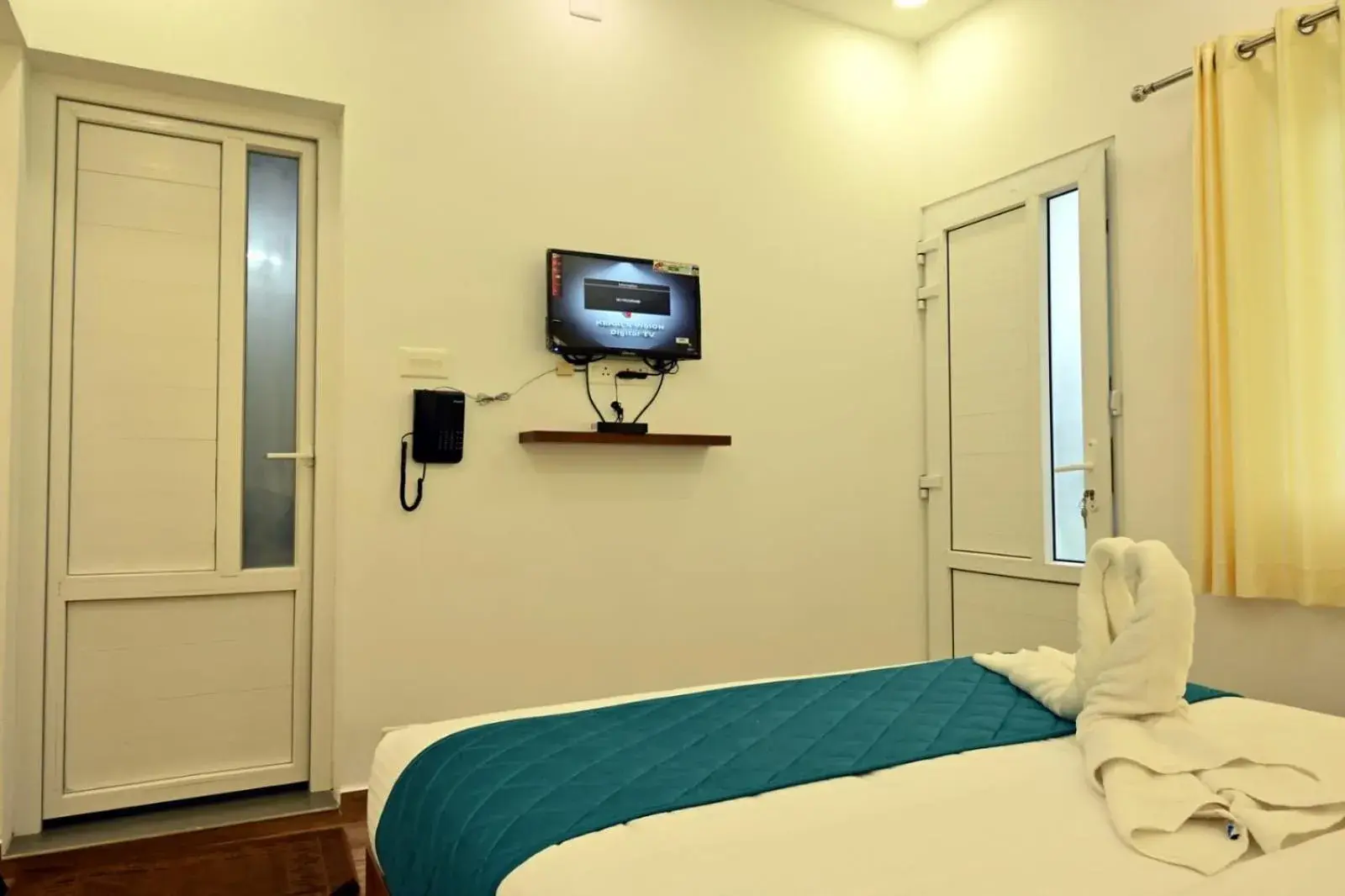 Deluxe Double Room with Balcony - single occupancy in Misty Range Resorts Deluxe Double Room with Balcony - single occupancy in Misty Range Resorts