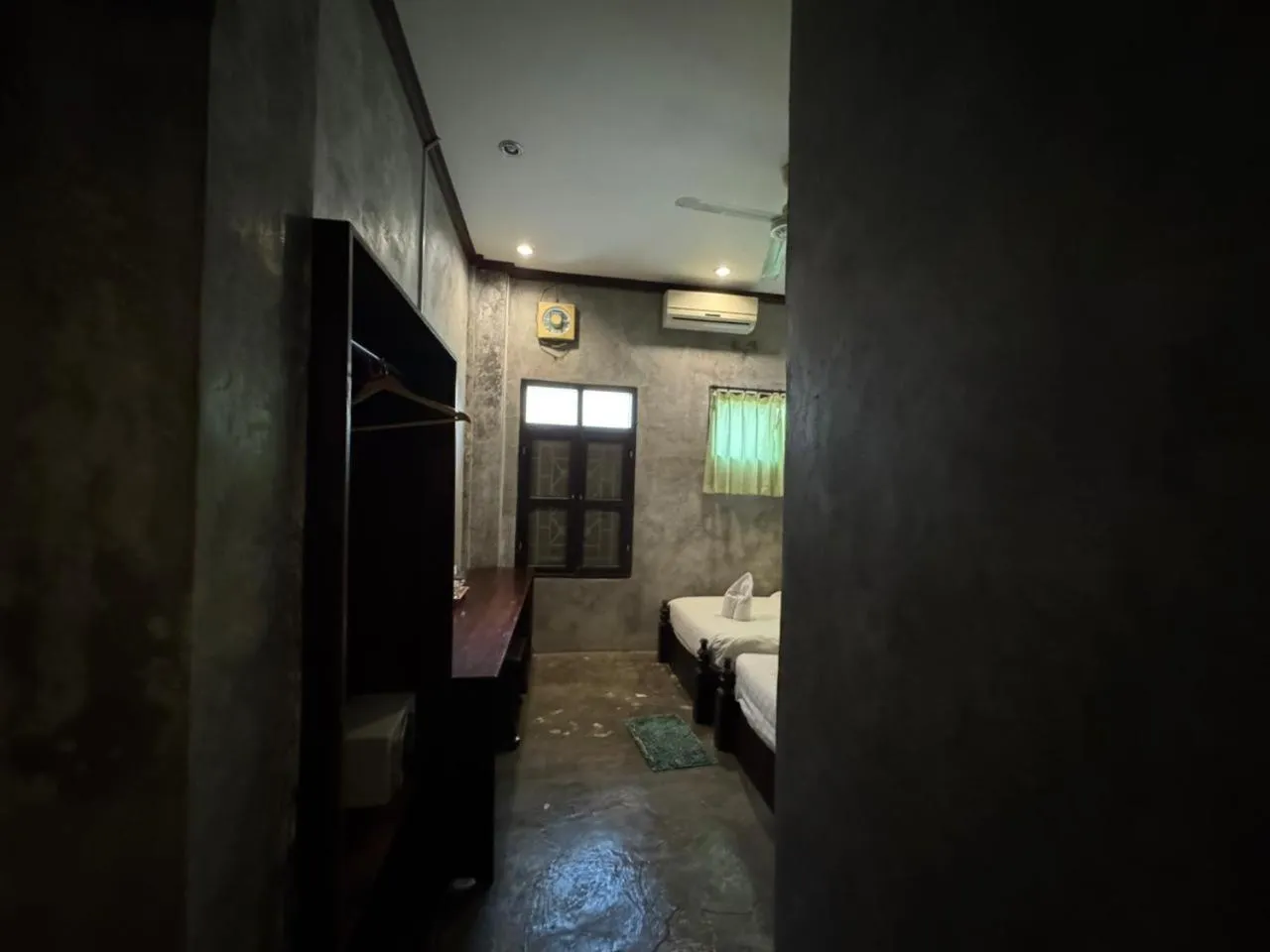 wardrobe, Bed in Ban Channuane