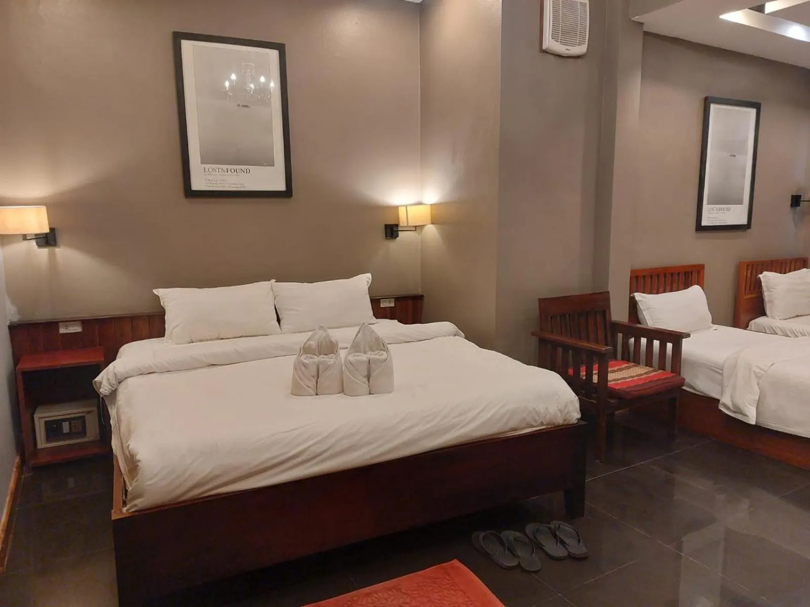 Bed in Ban Channuane