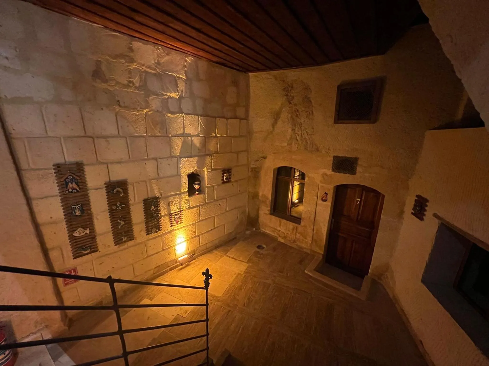 Inner courtyard view in Tale Cave İnn