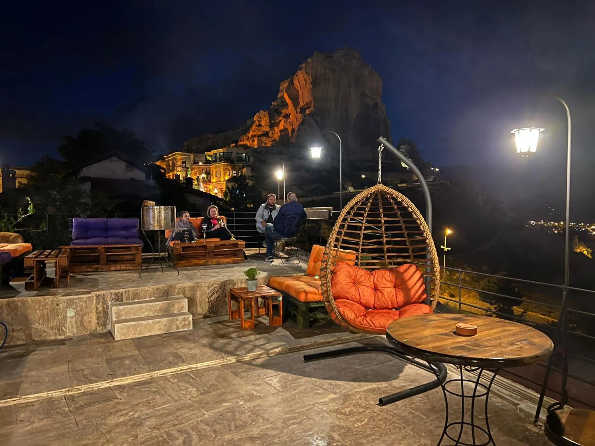 Night in Tale Cave İnn