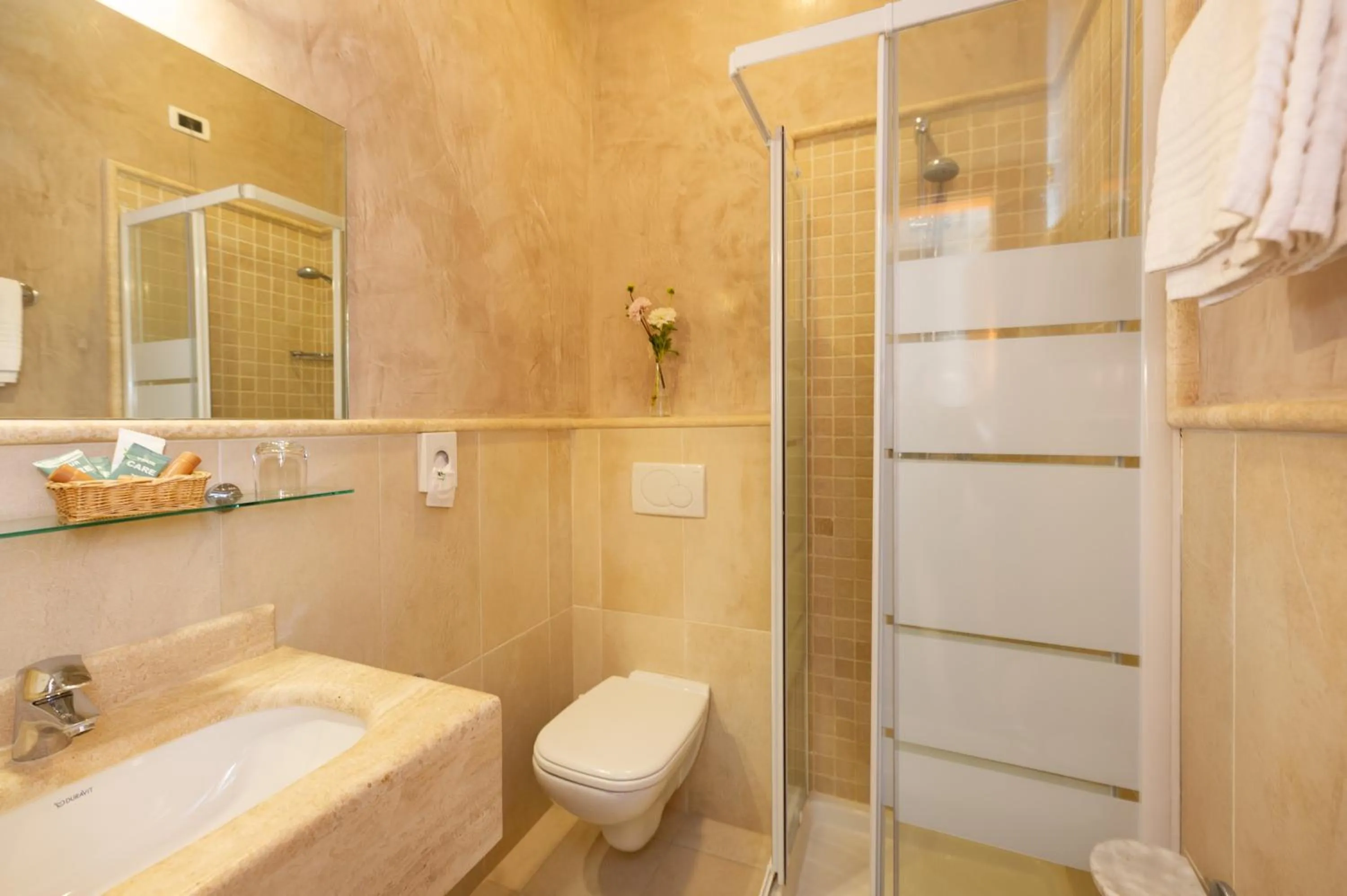 Shower in Hotel Nuova Sabrina