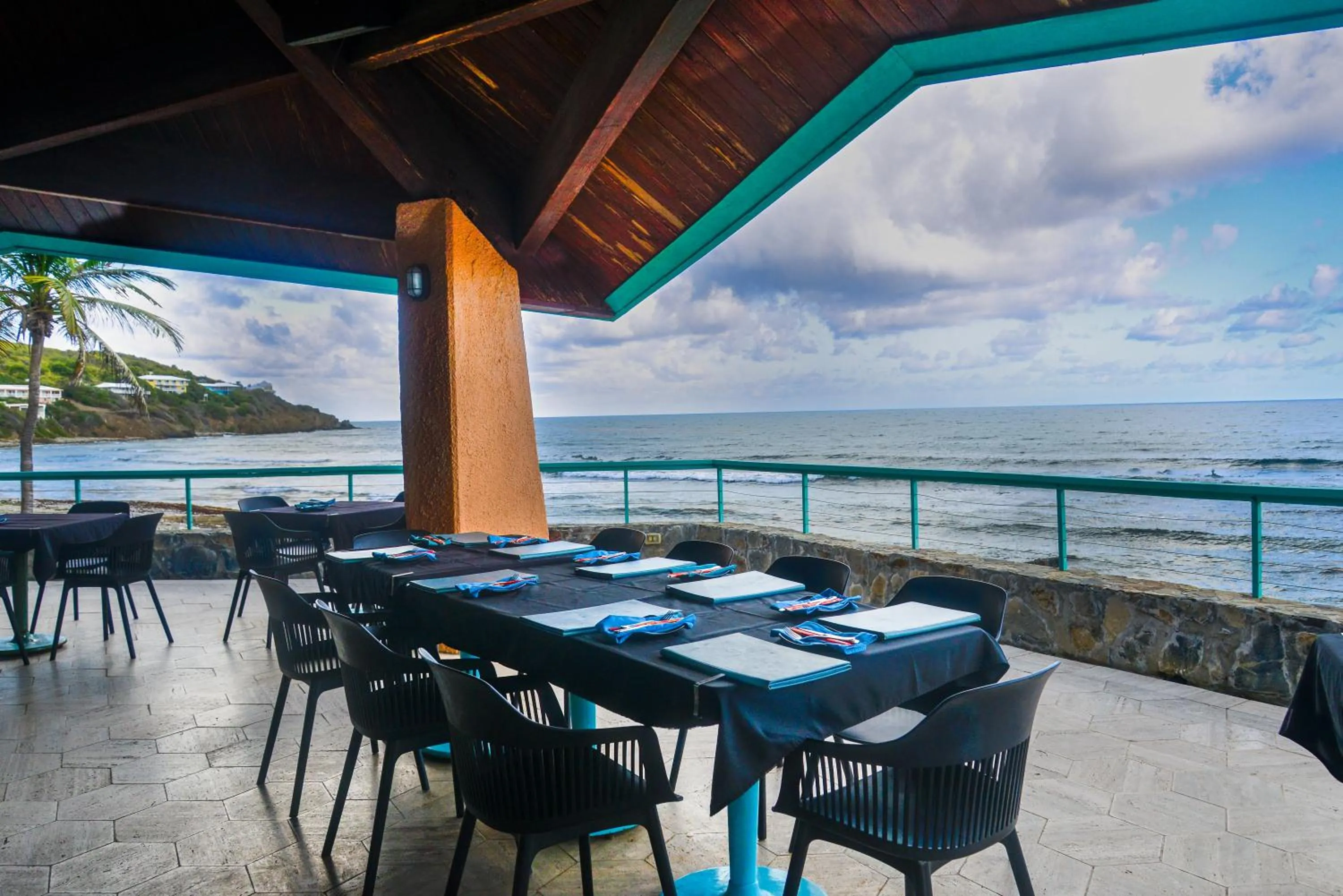 Restaurant/places to eat in Grapetree Bay Hotel and Villas