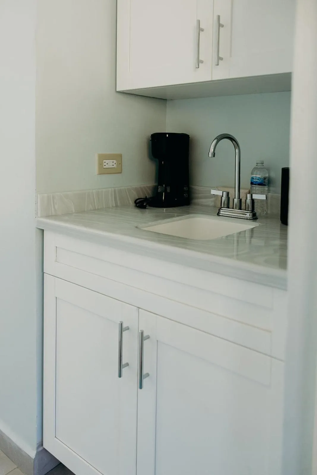 Kitchen or kitchenette in Grapetree Bay Hotel and Villas