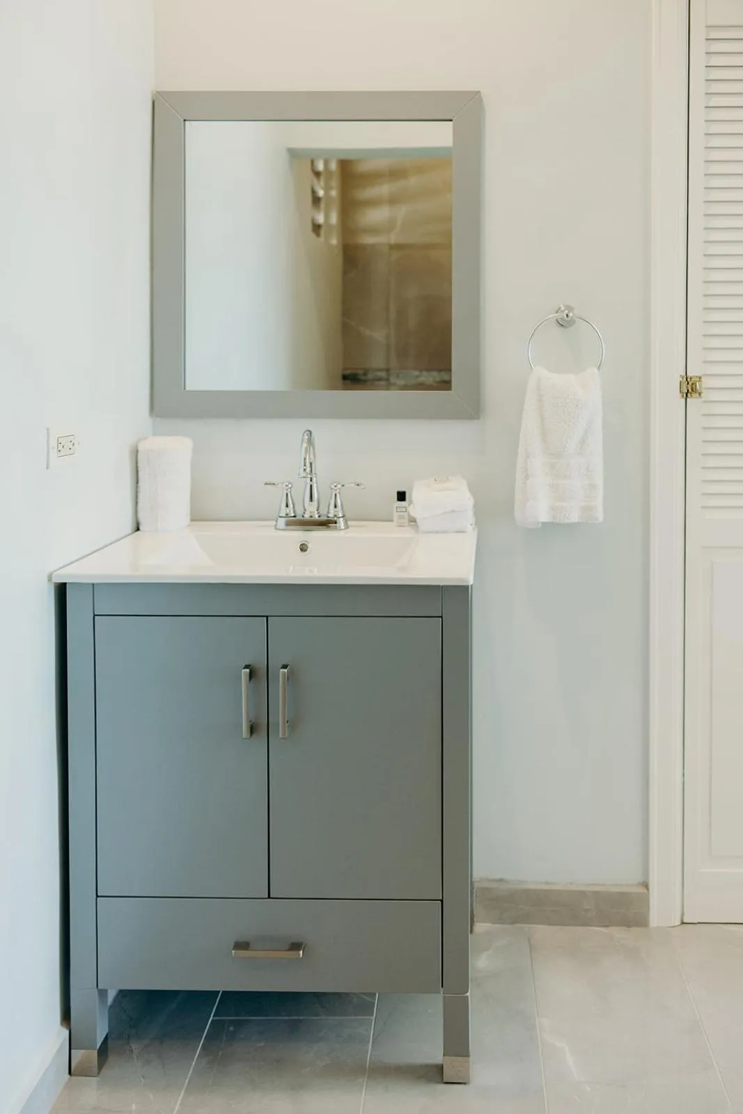 Bathroom in Grapetree Bay Hotel and Villas