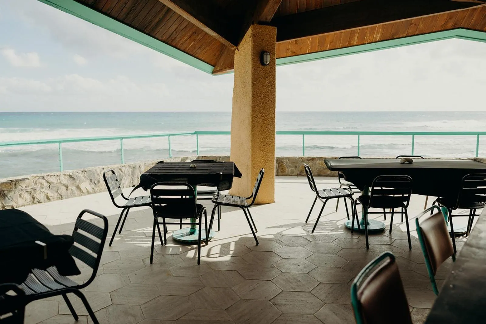 Restaurant/places to eat in Grapetree Bay Hotel and Villas