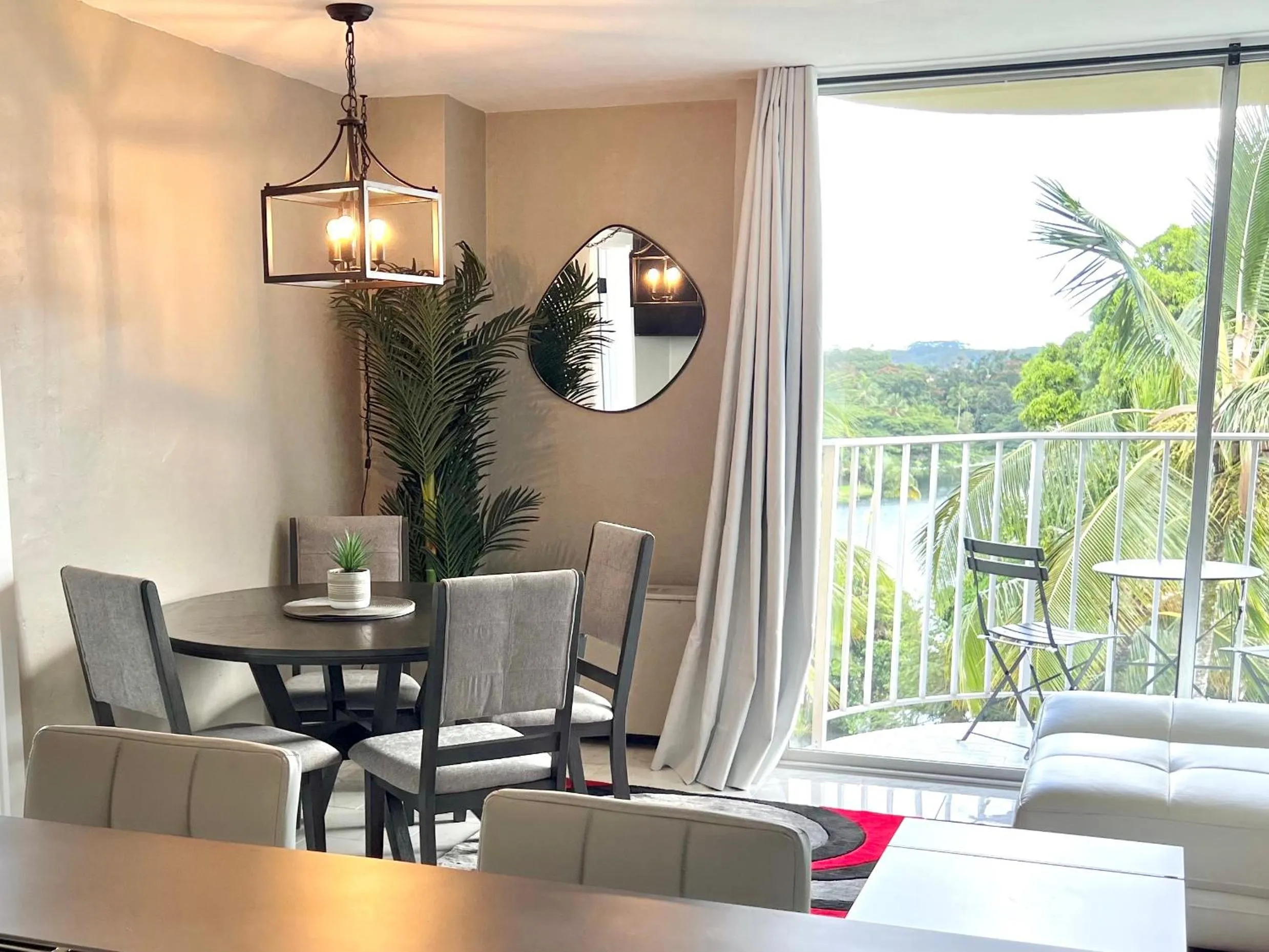 Stunning Views Best location in Hilo 2BR modern Condo