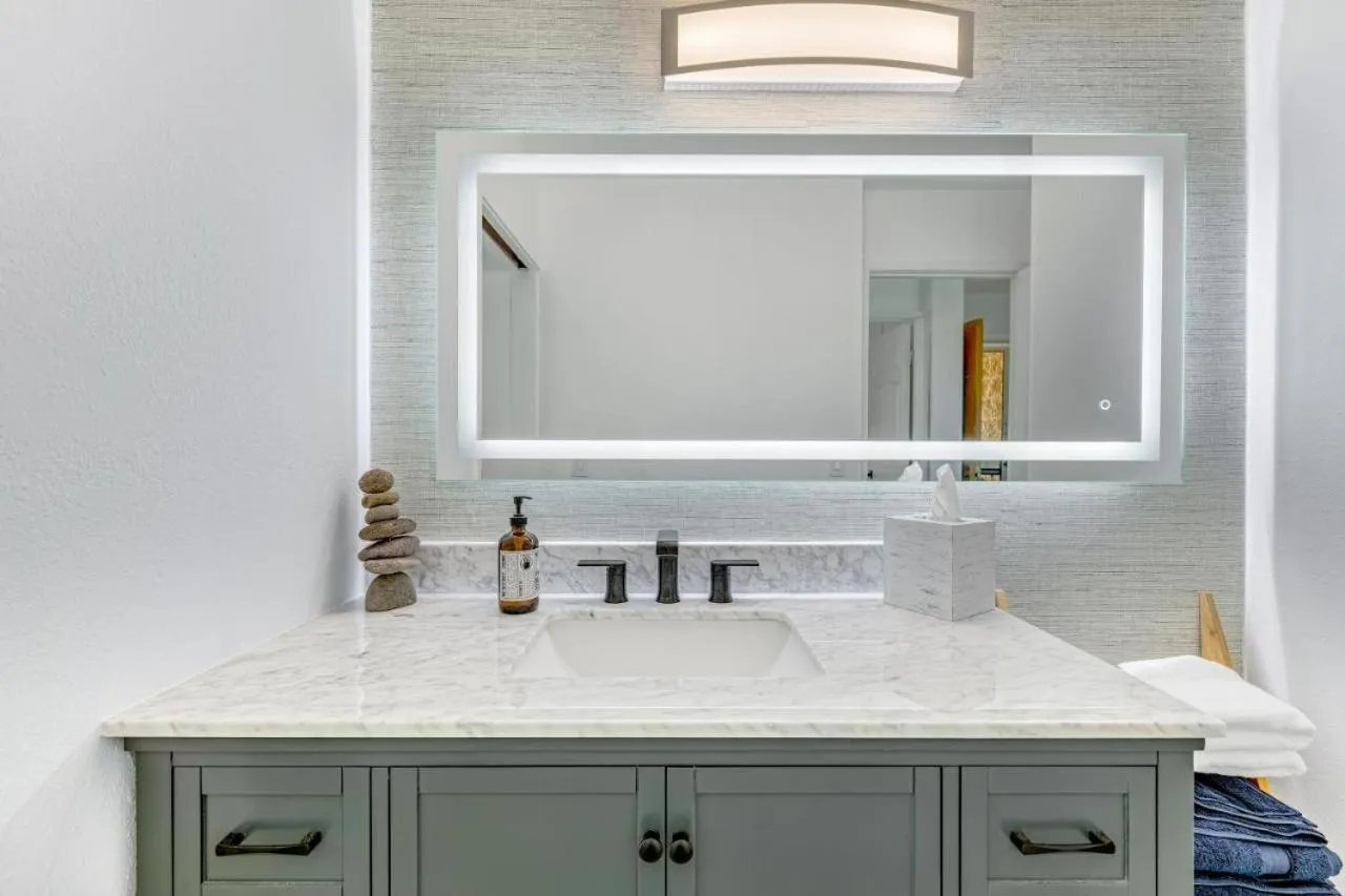 Stunning Views Best location in Hilo 2BR modern Condo