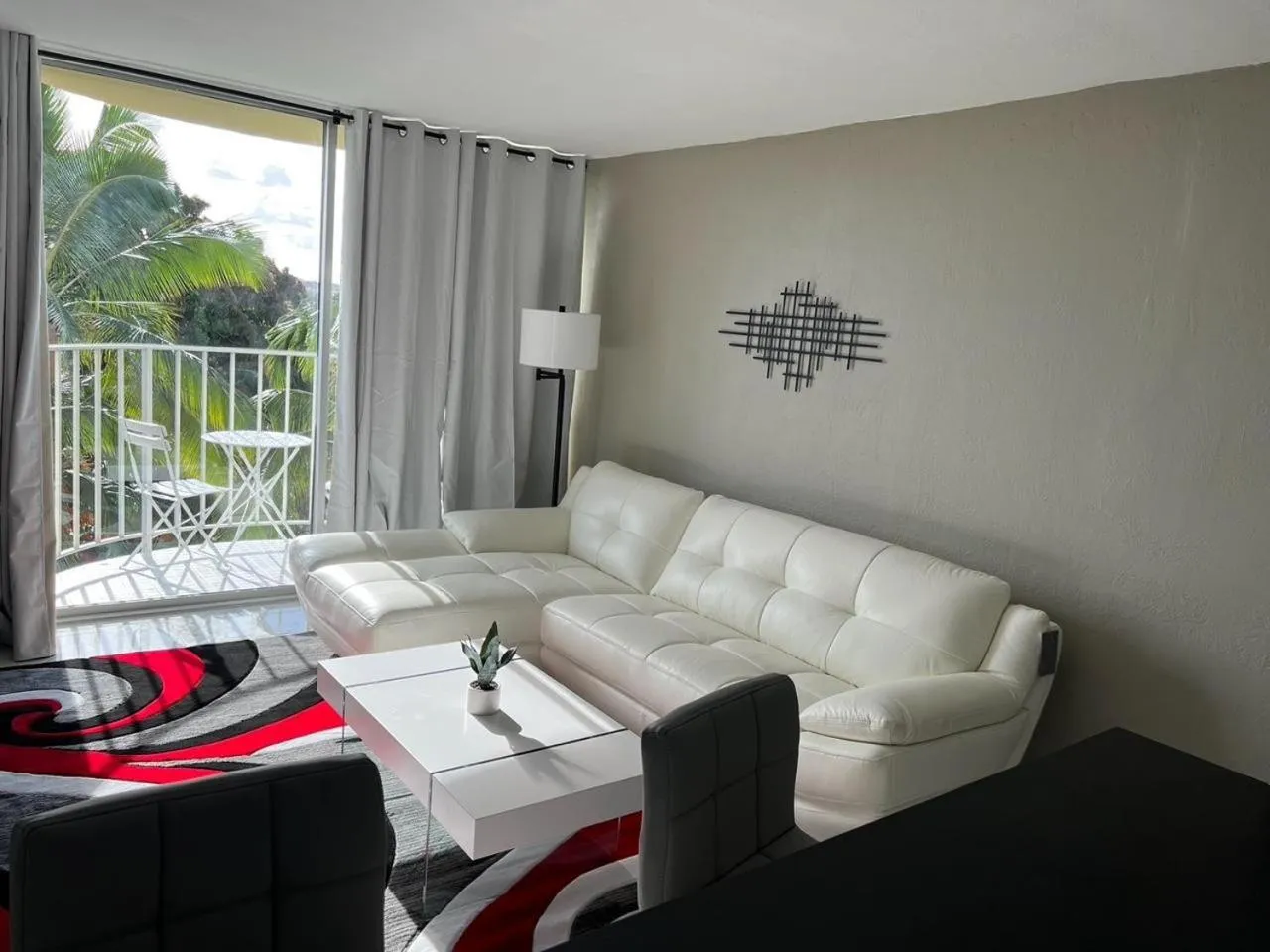 Stunning Views Best location in Hilo 2BR modern Condo