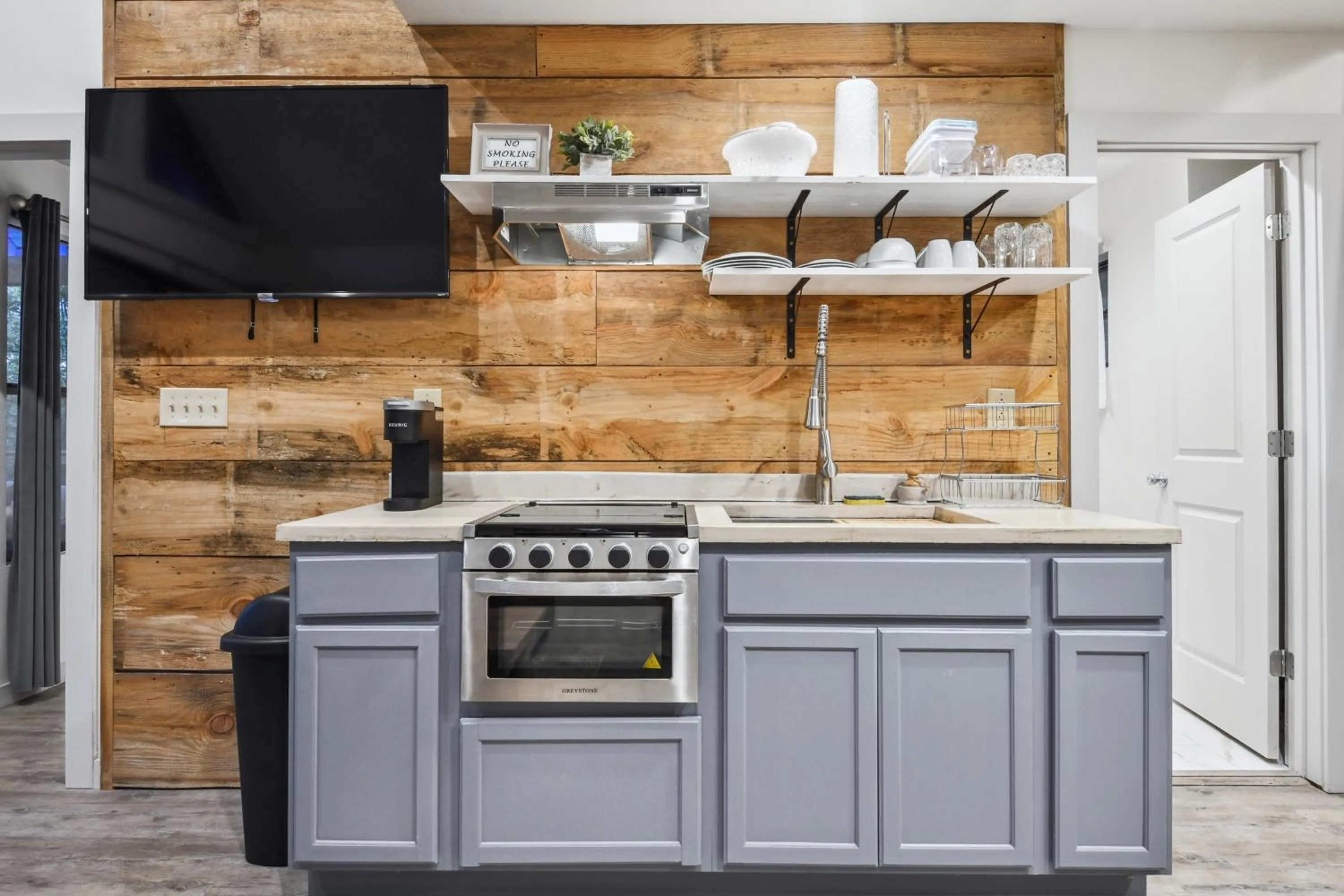 Kitchen or kitchenette in Whiskey on the River