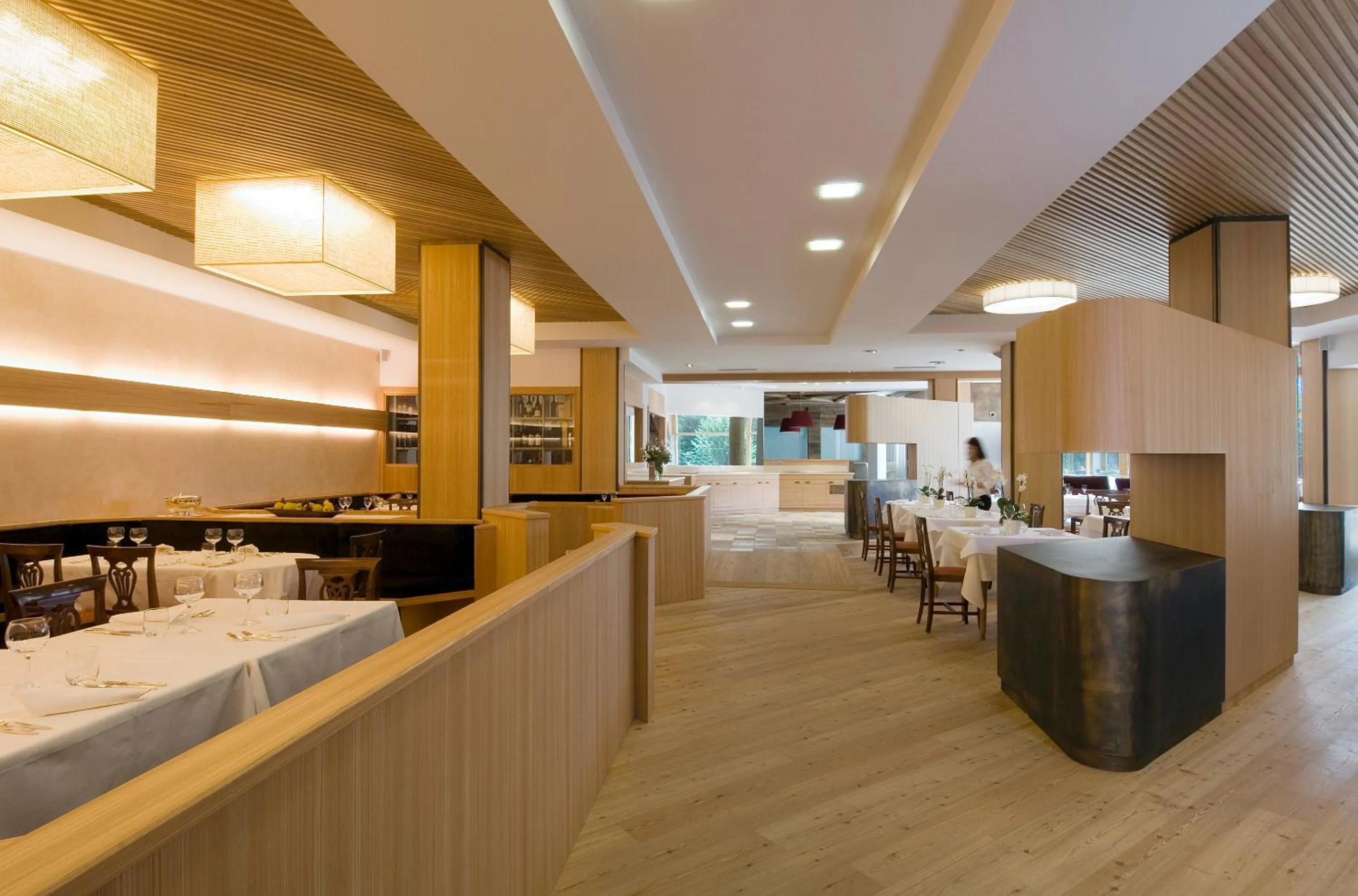 Restaurant/places to eat, Bed in Parkhotel Ladinia