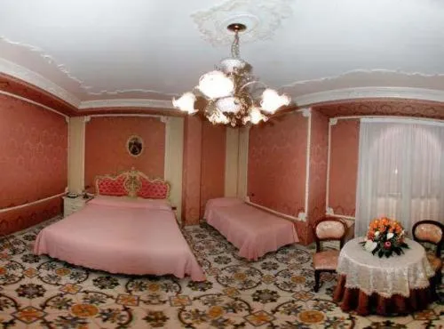 Photo of the whole room, Bed in Grand Hotel La Sonrisa
