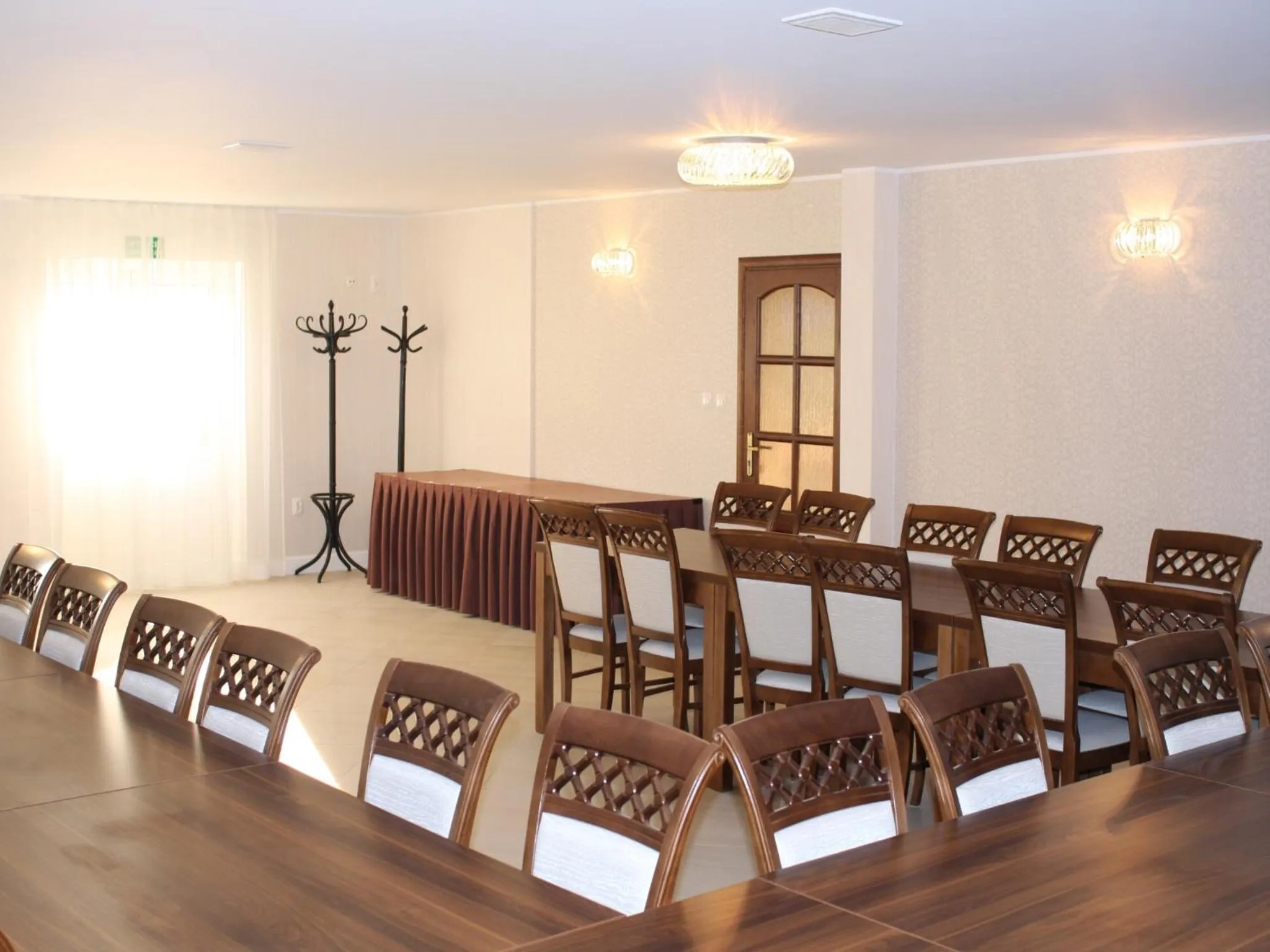 Business facilities in Villa Pascal