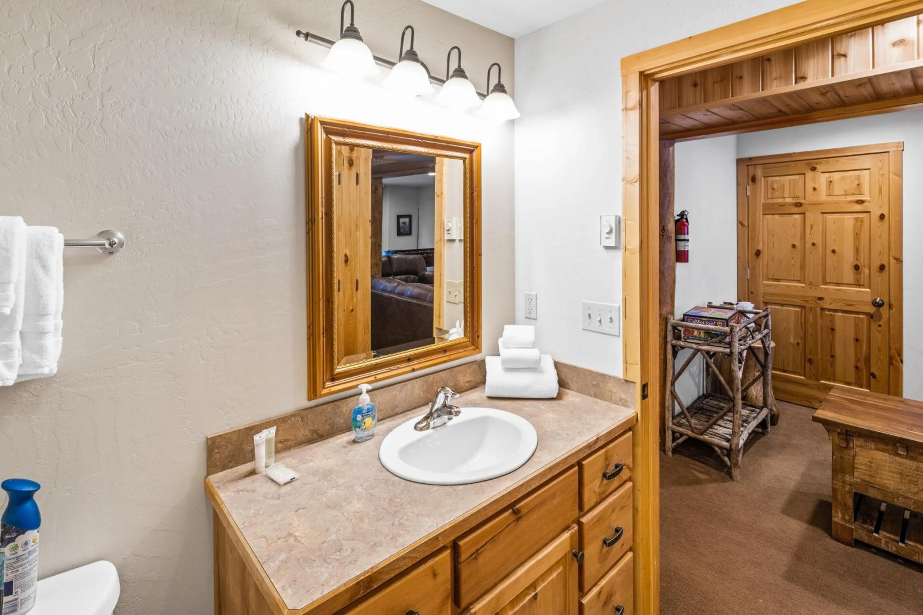 Bathroom in King's Cabin