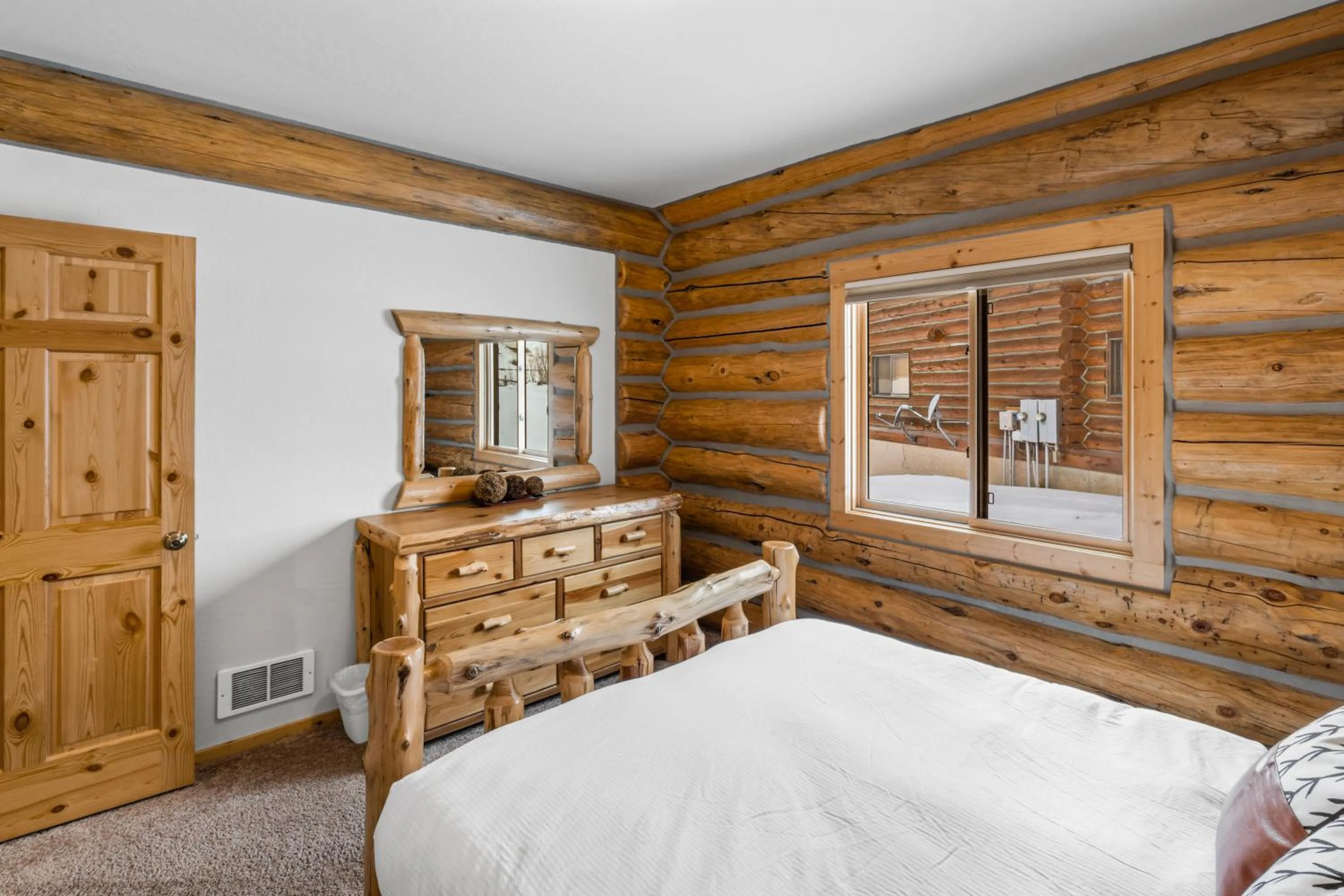 Bed in King's Cabin