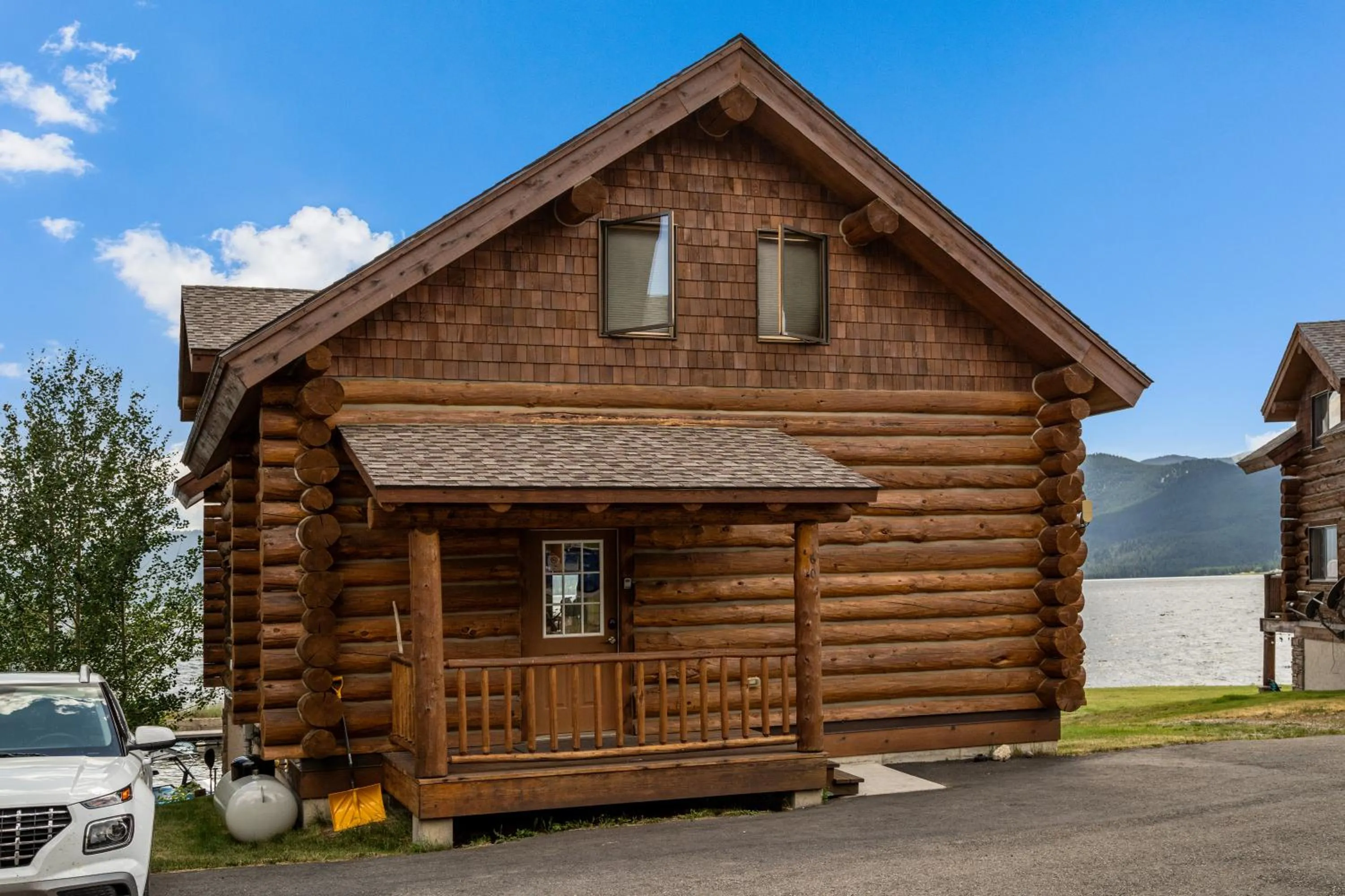 Property building in King's Cabin