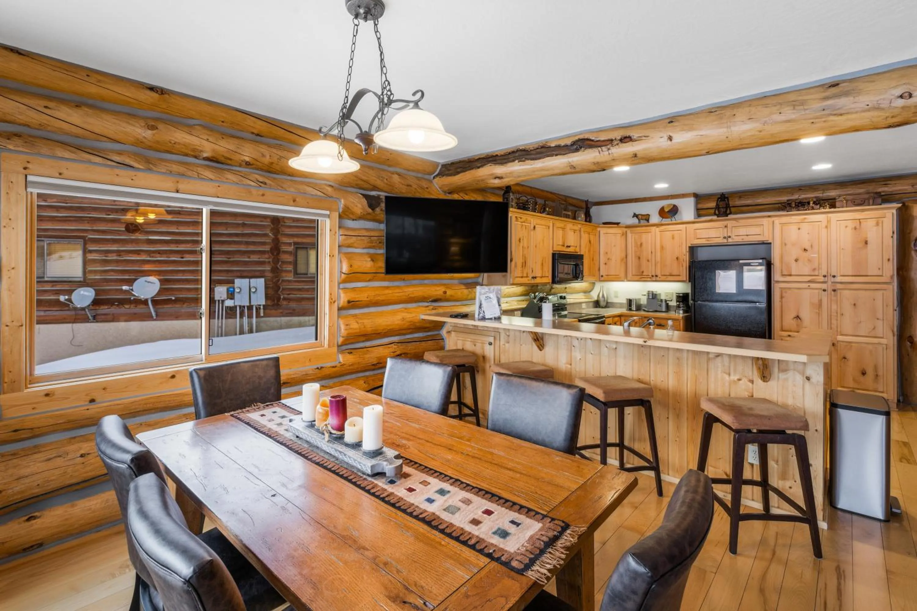 TV and multimedia in King's Cabin