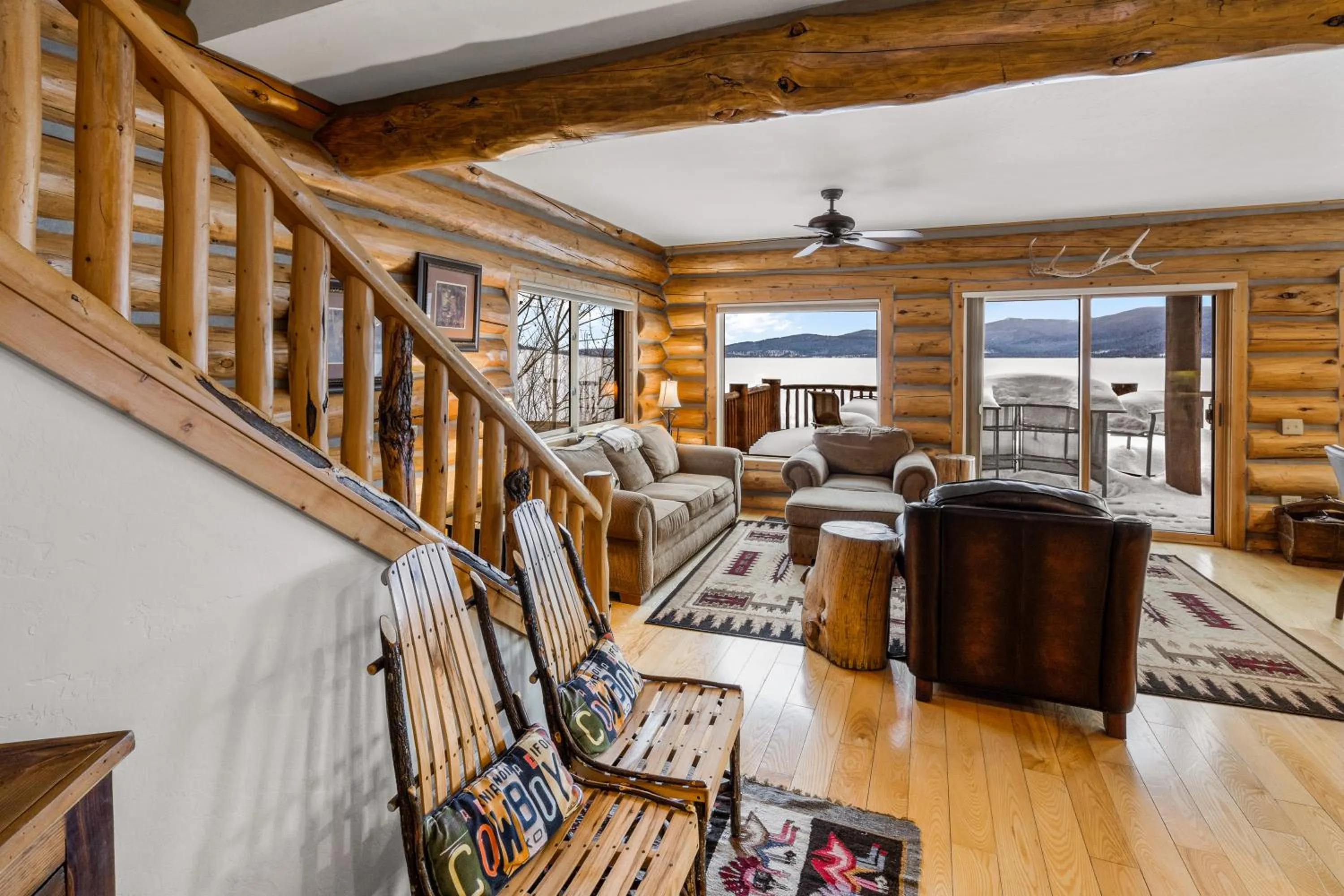 Living room in King's Cabin