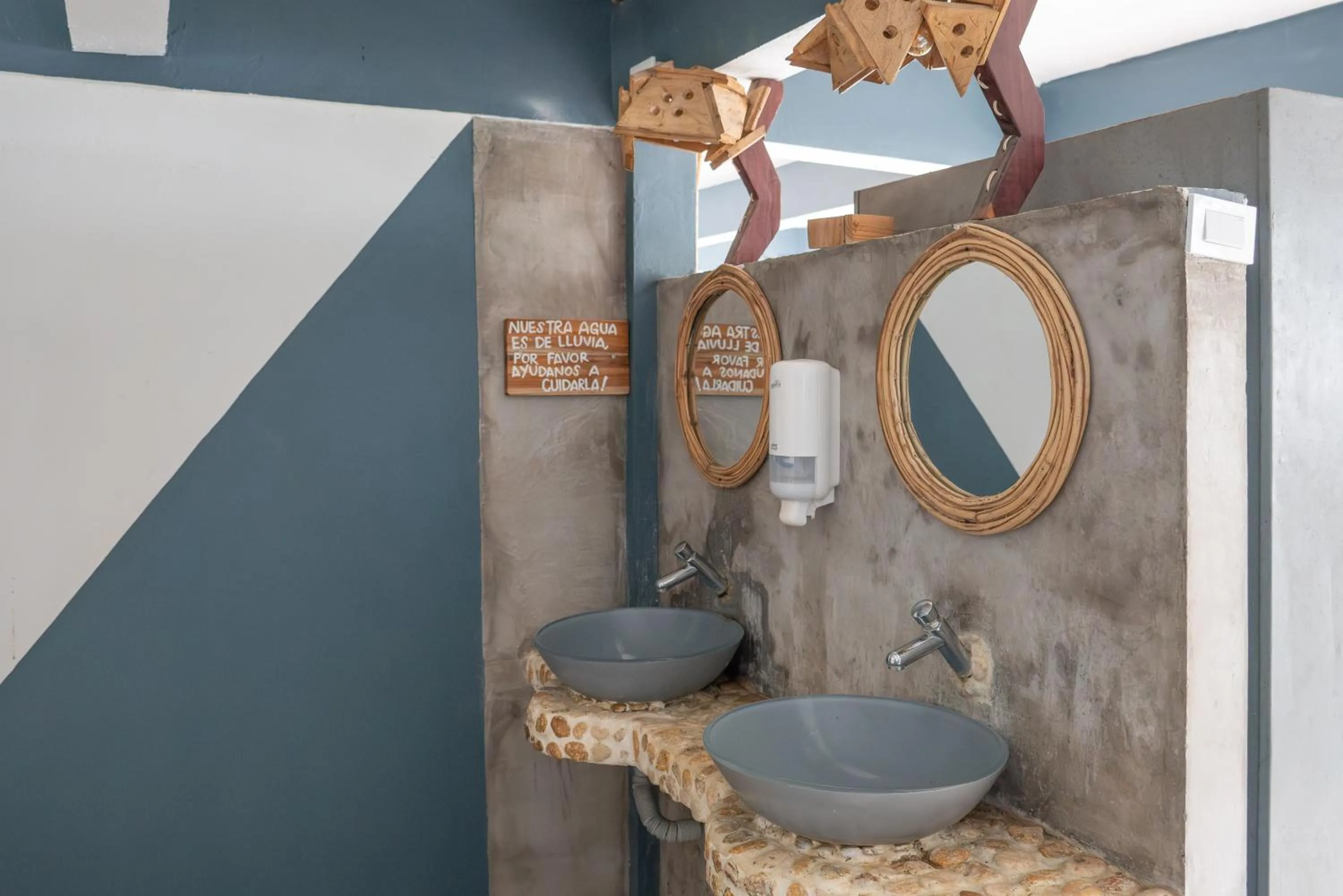 Bathroom in La Playita Isla Fuerte