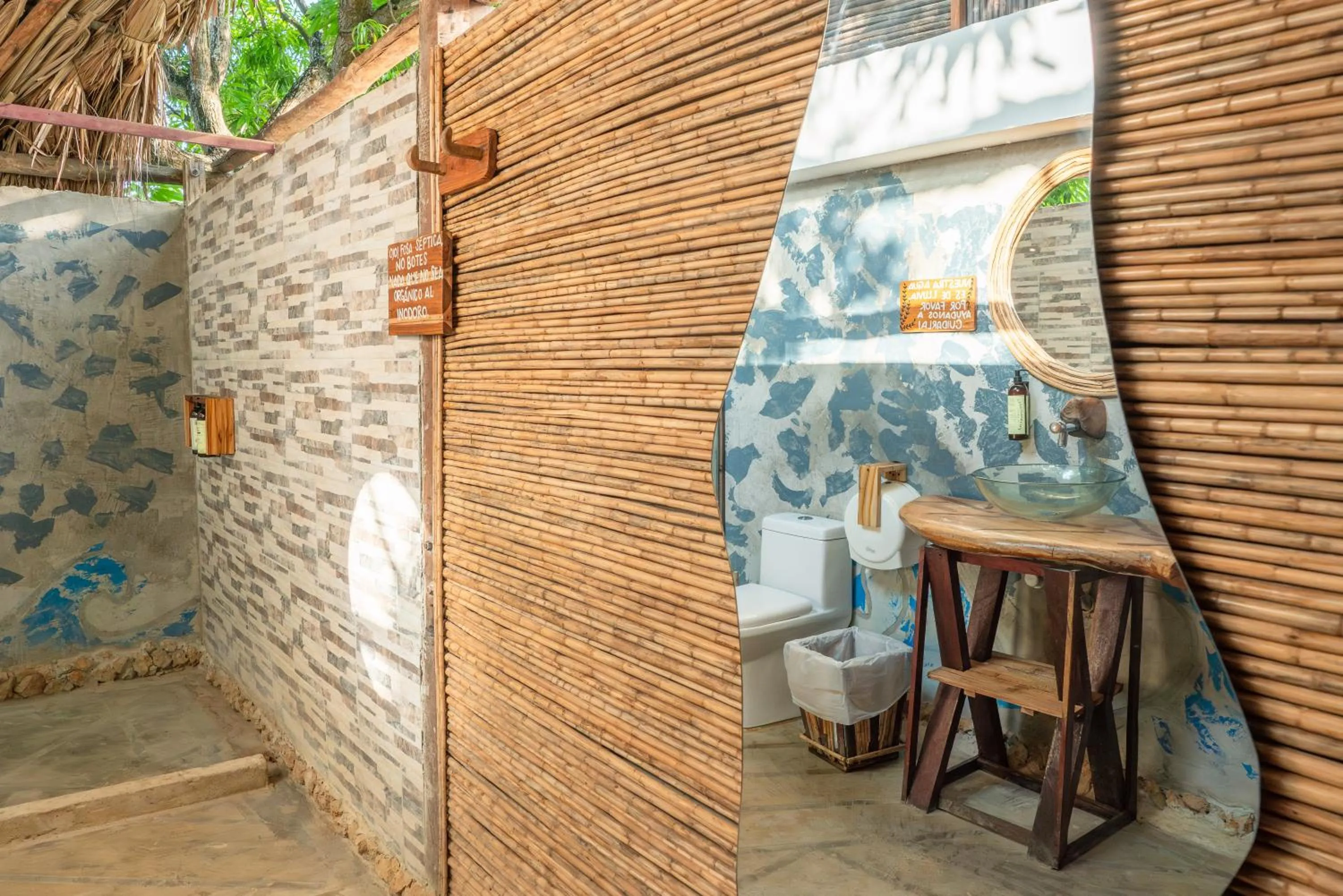 Bathroom in La Playita Isla Fuerte