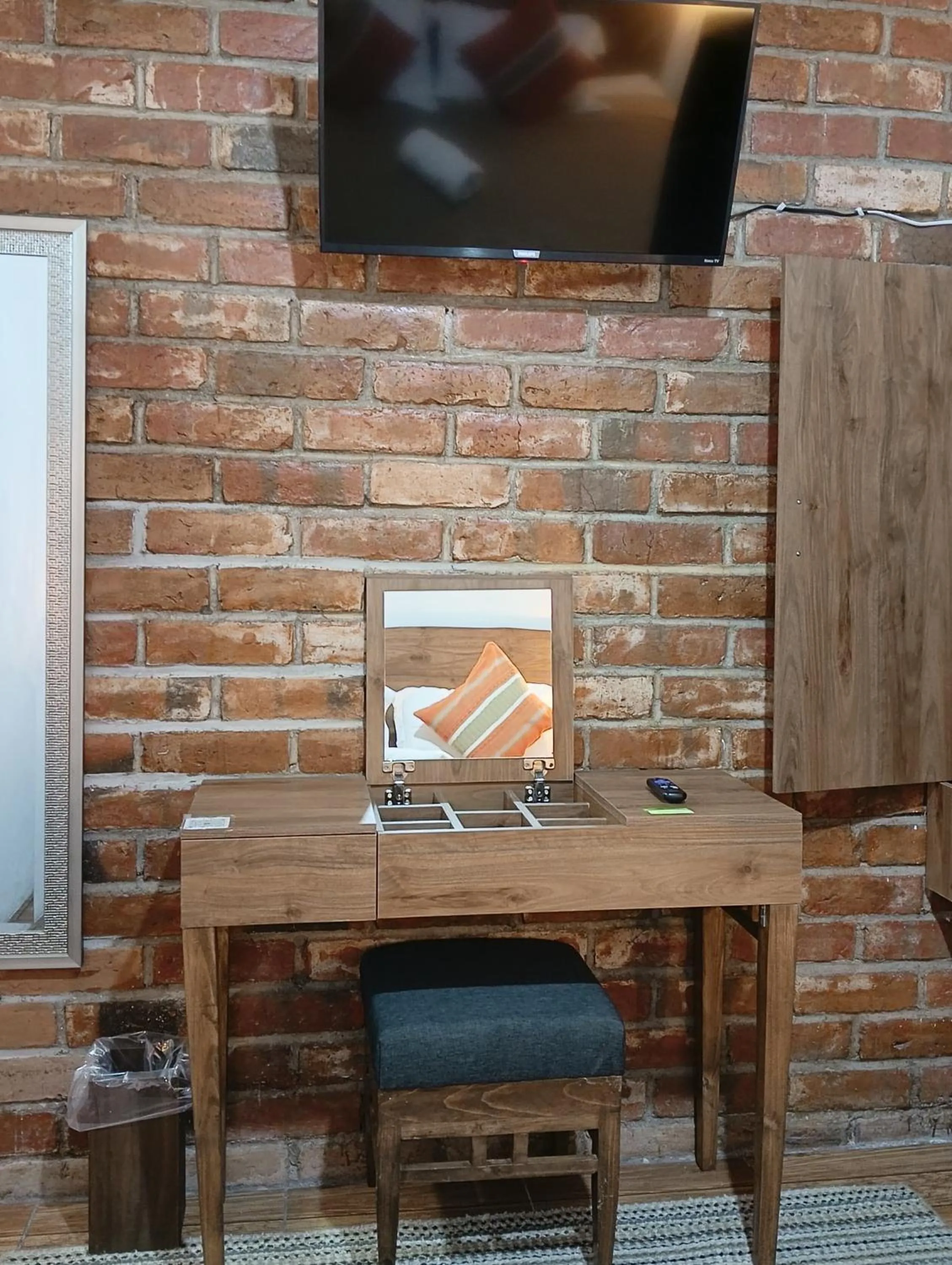 TV and multimedia in Suites del Barrio