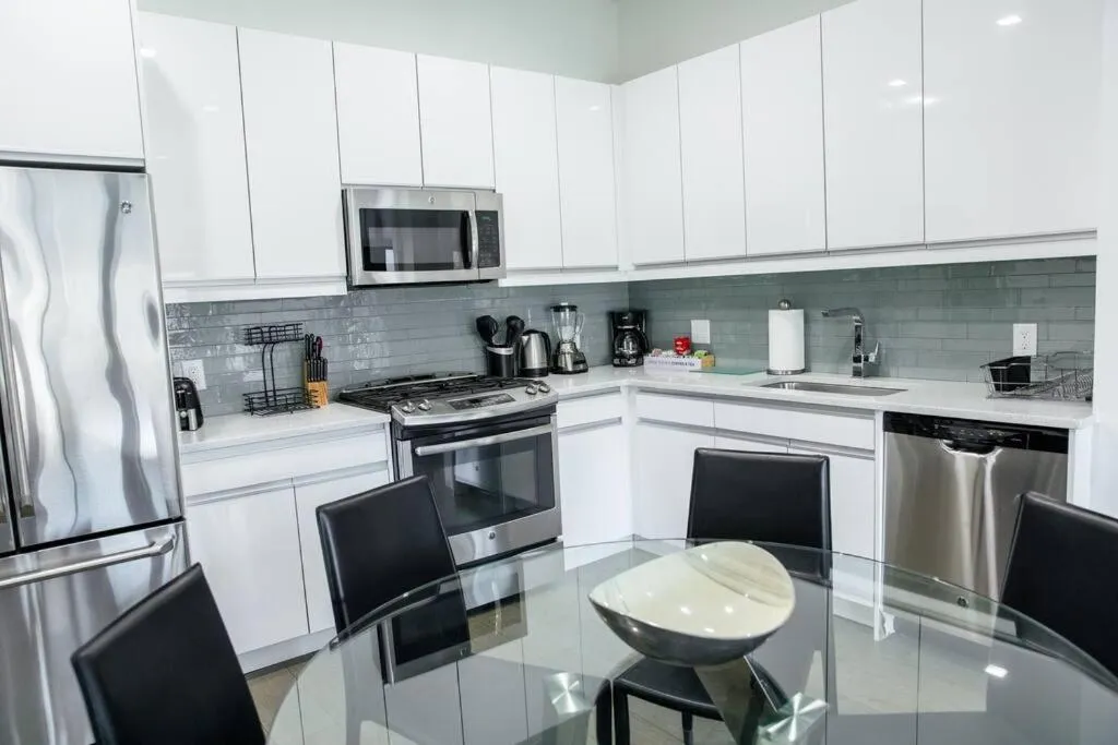 Kitchen or kitchenette in Dharma Home Suites Hoboken