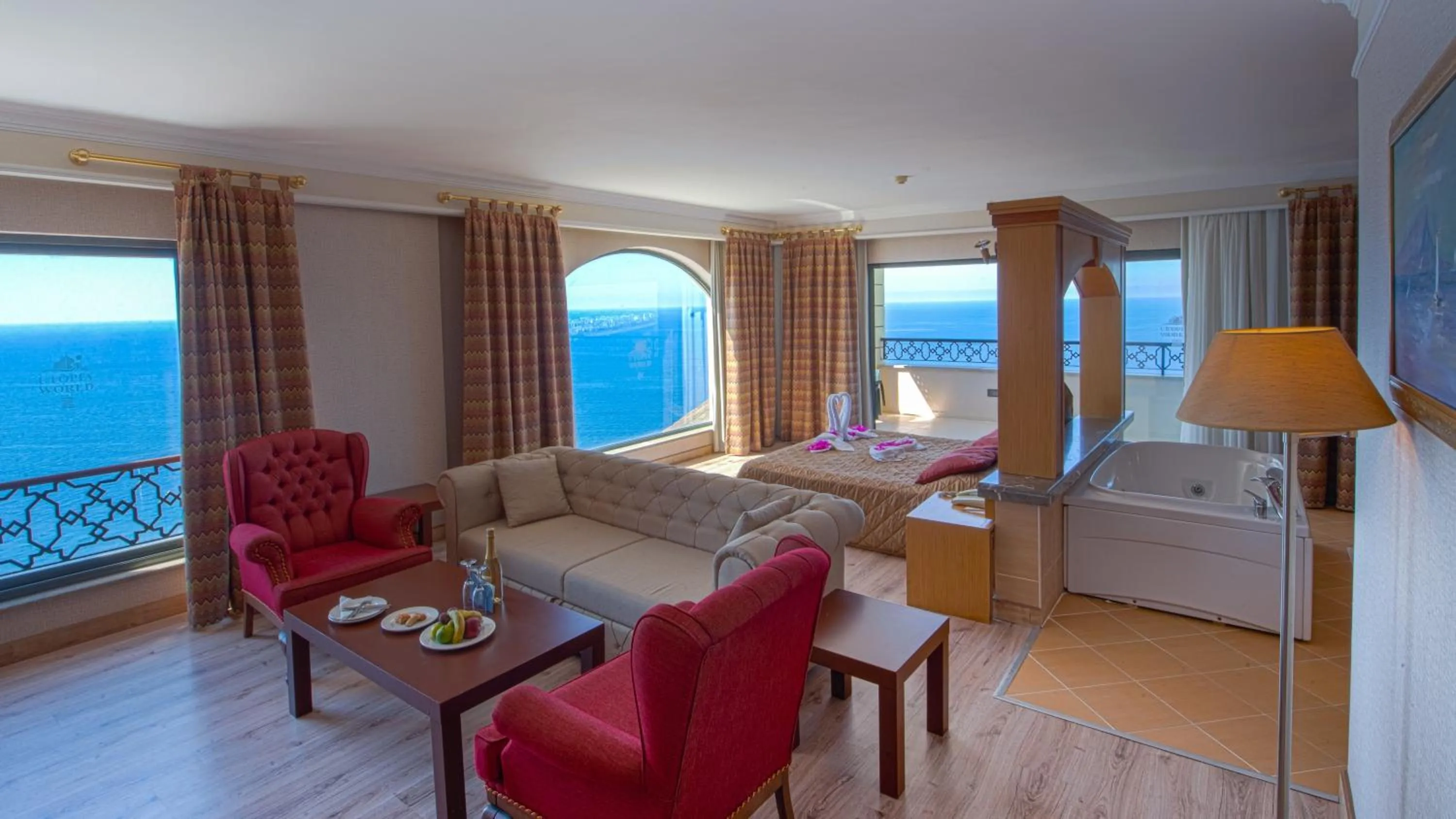 Photo of the whole room in Utopia World