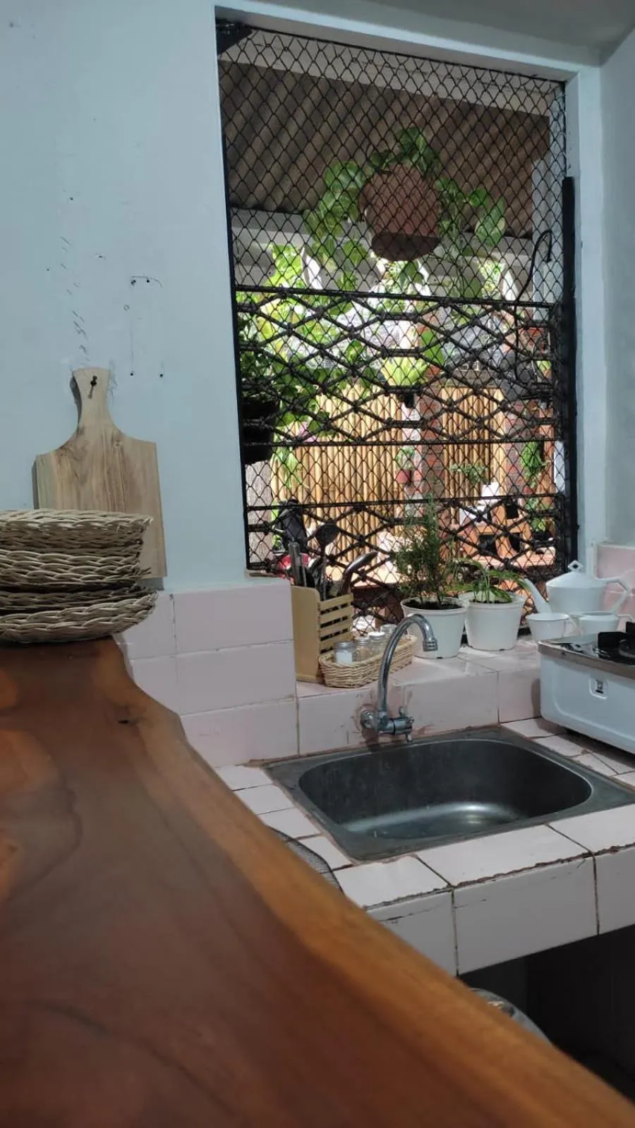 Kitchen or kitchenette in The Bloomy House