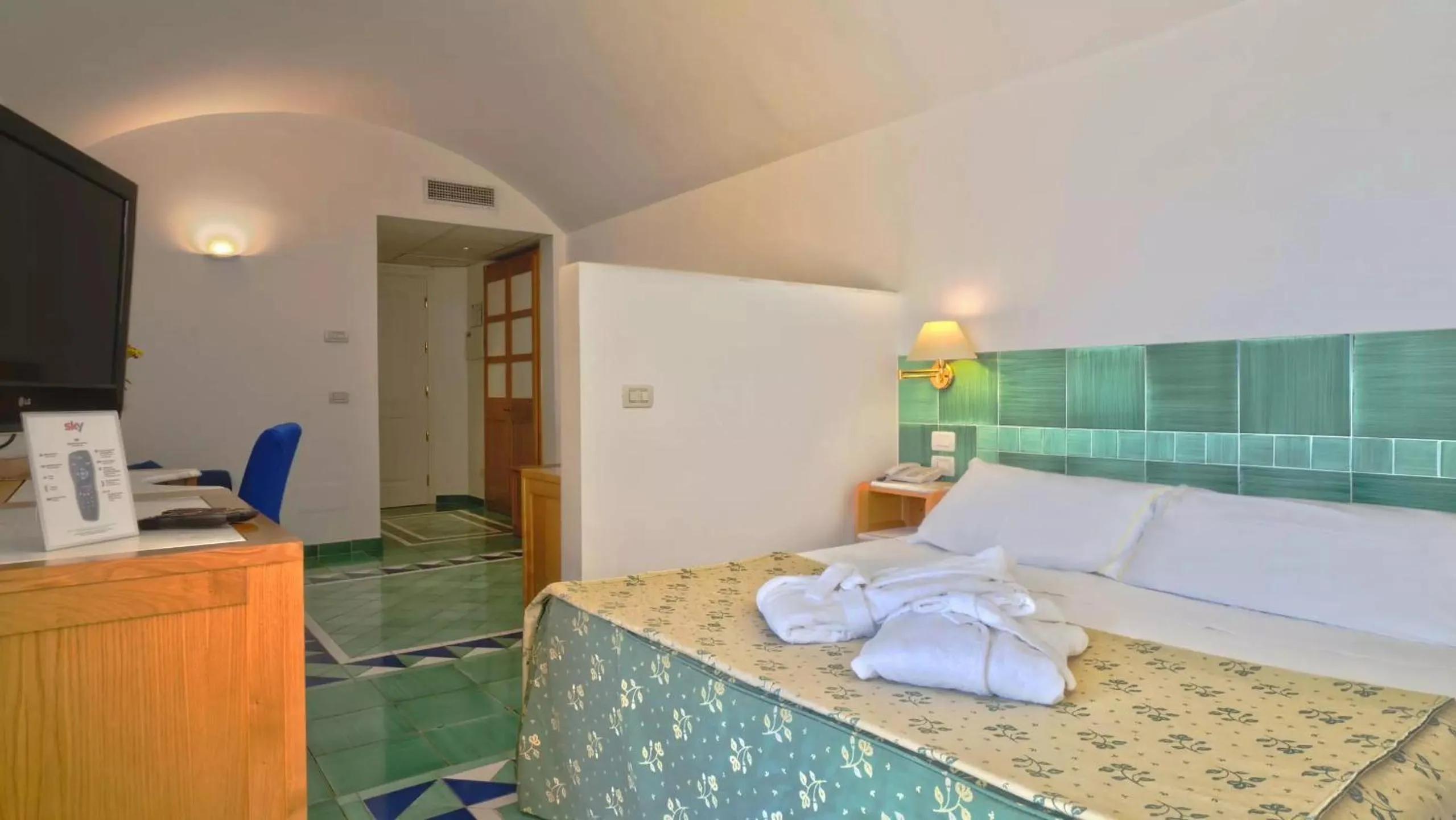 Bedroom, Bed in Grand Hotel San Pietro