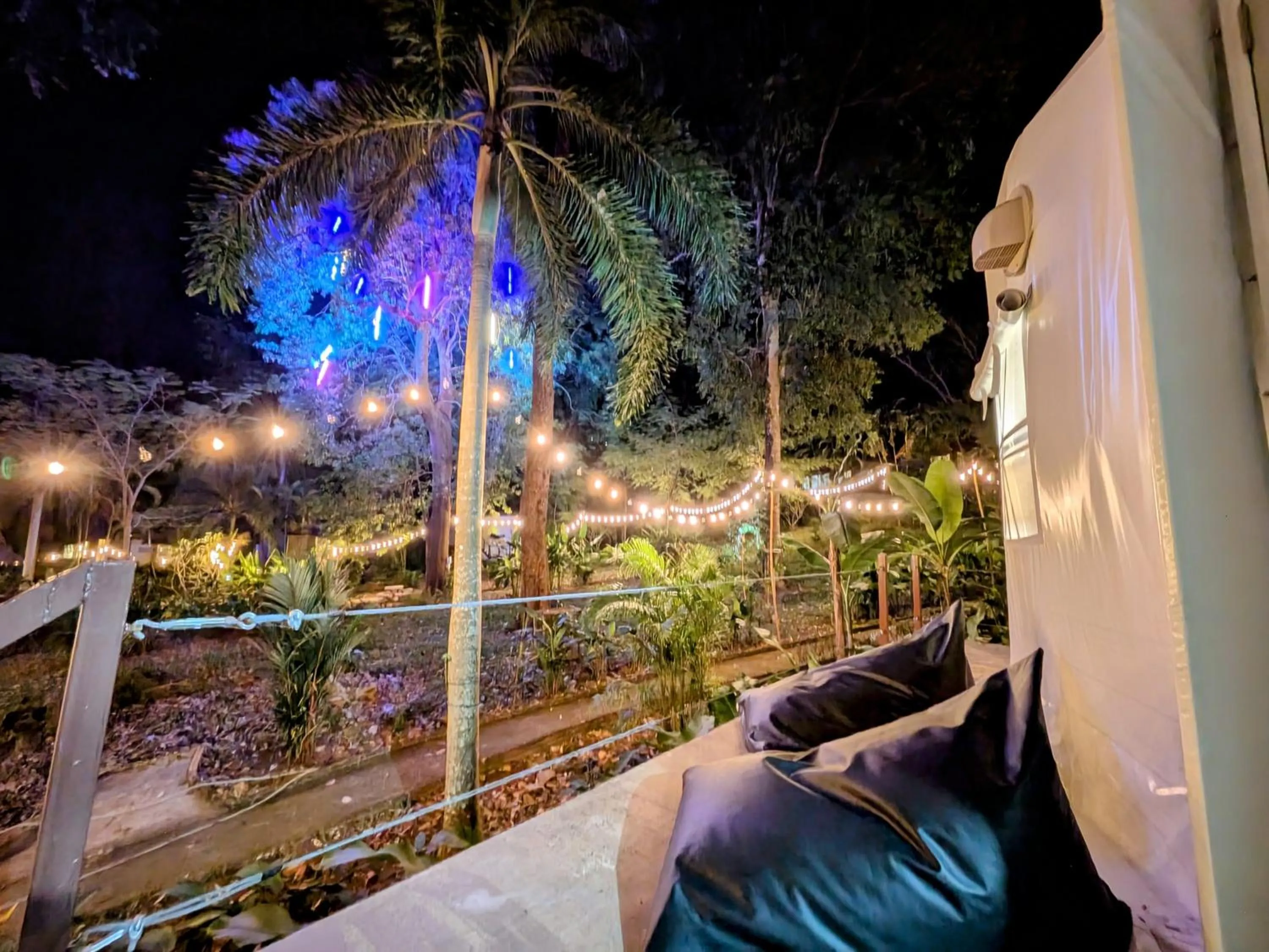 Night in Vanara Bungalows