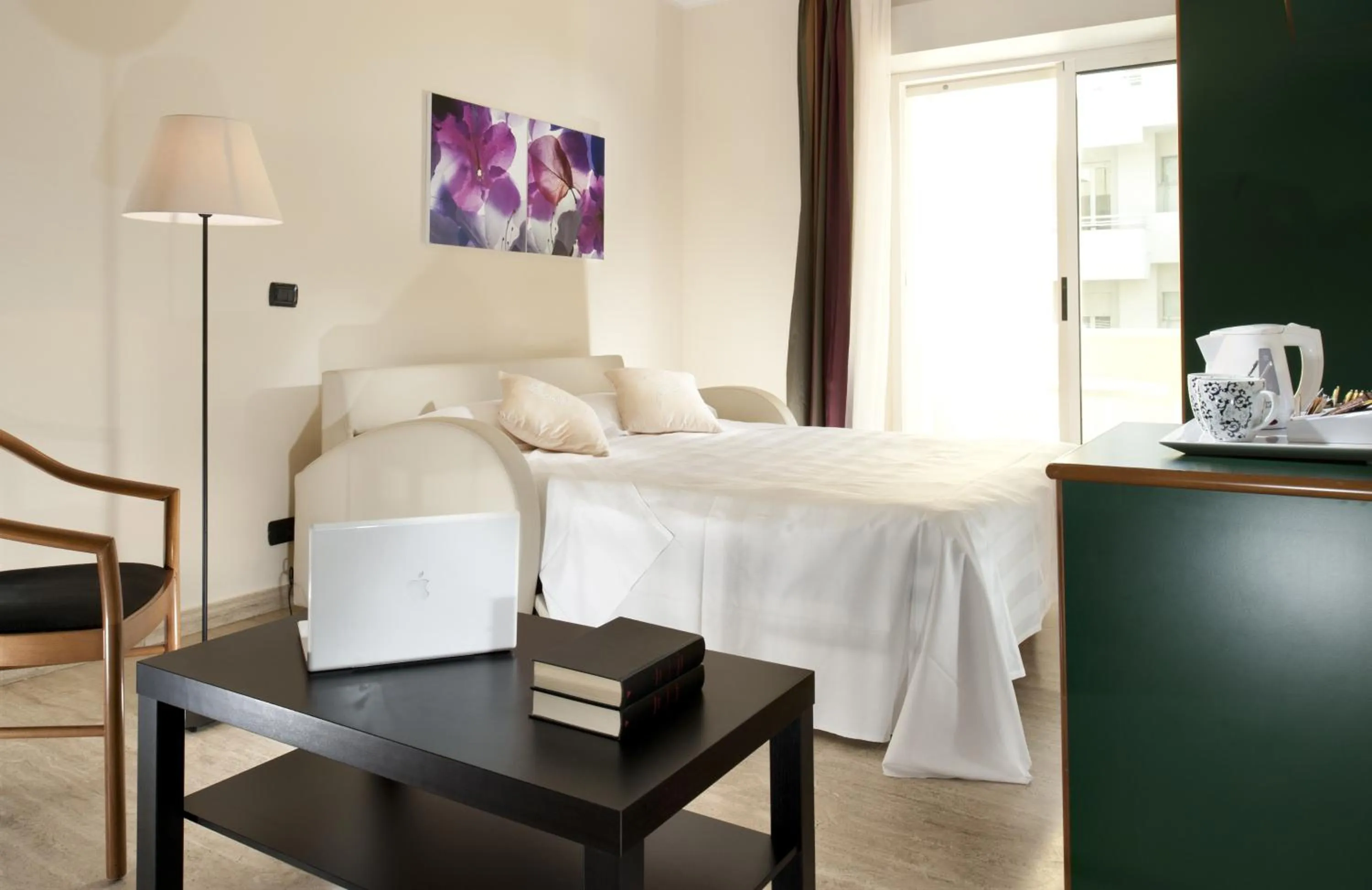 Area and facilities, Bed in Astoria Suite Hotel