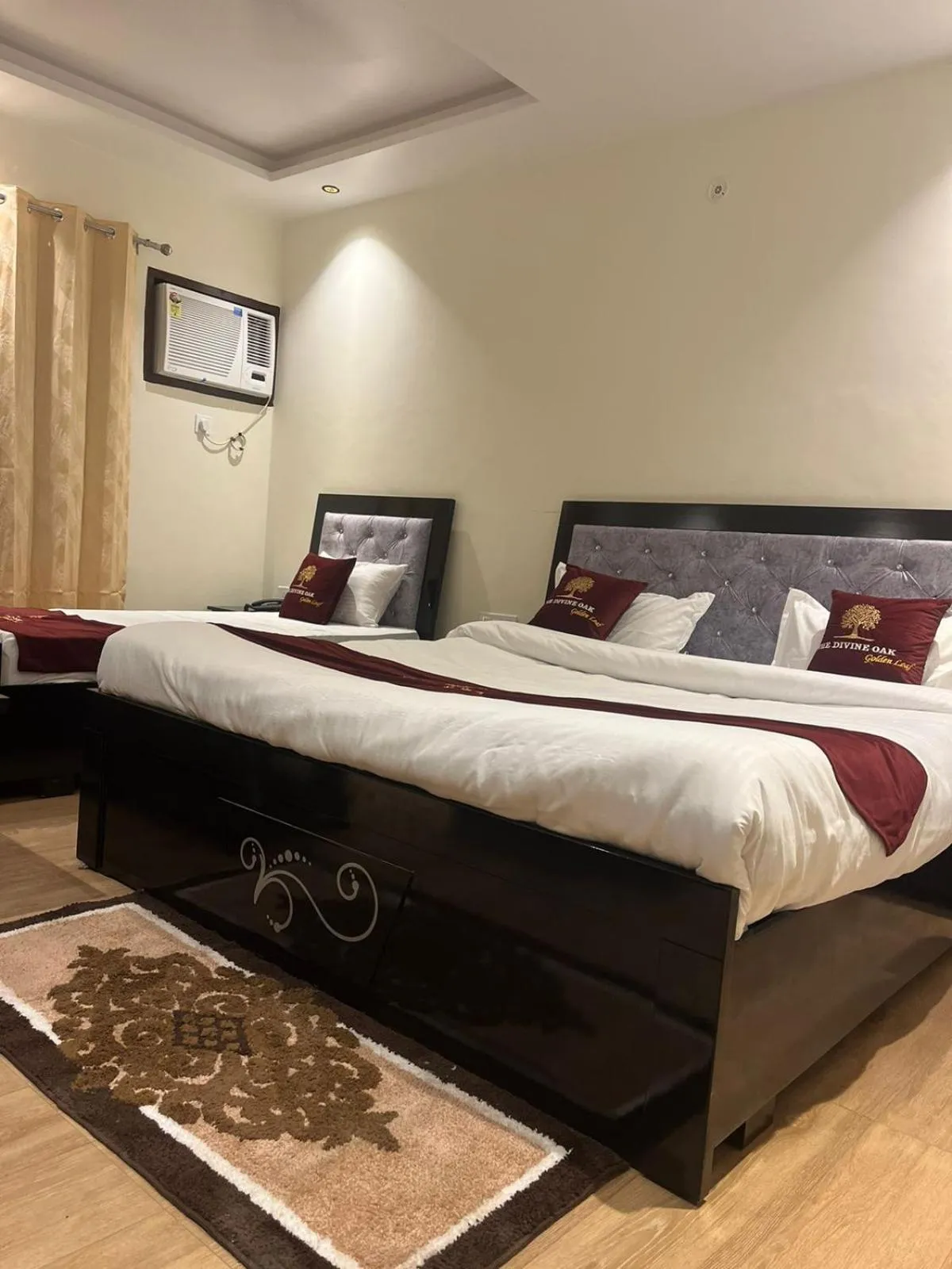 Bed in The Divine Oak Golden Leaf