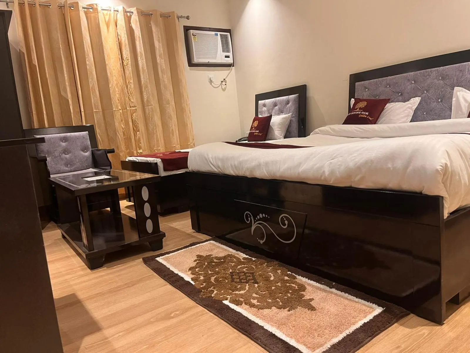 Bed in The Divine Oak Golden Leaf