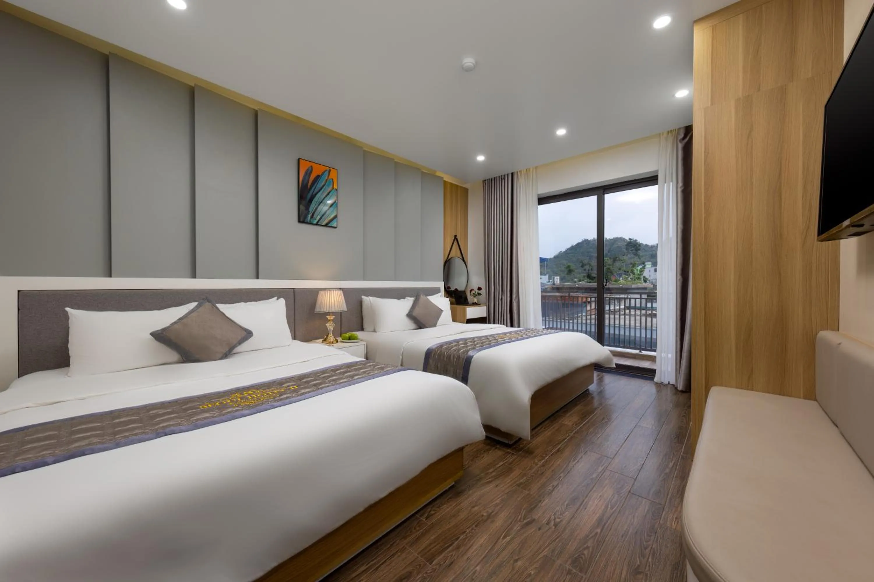 Bed in Cat Ba Seoul 2 Hotel & Apartment