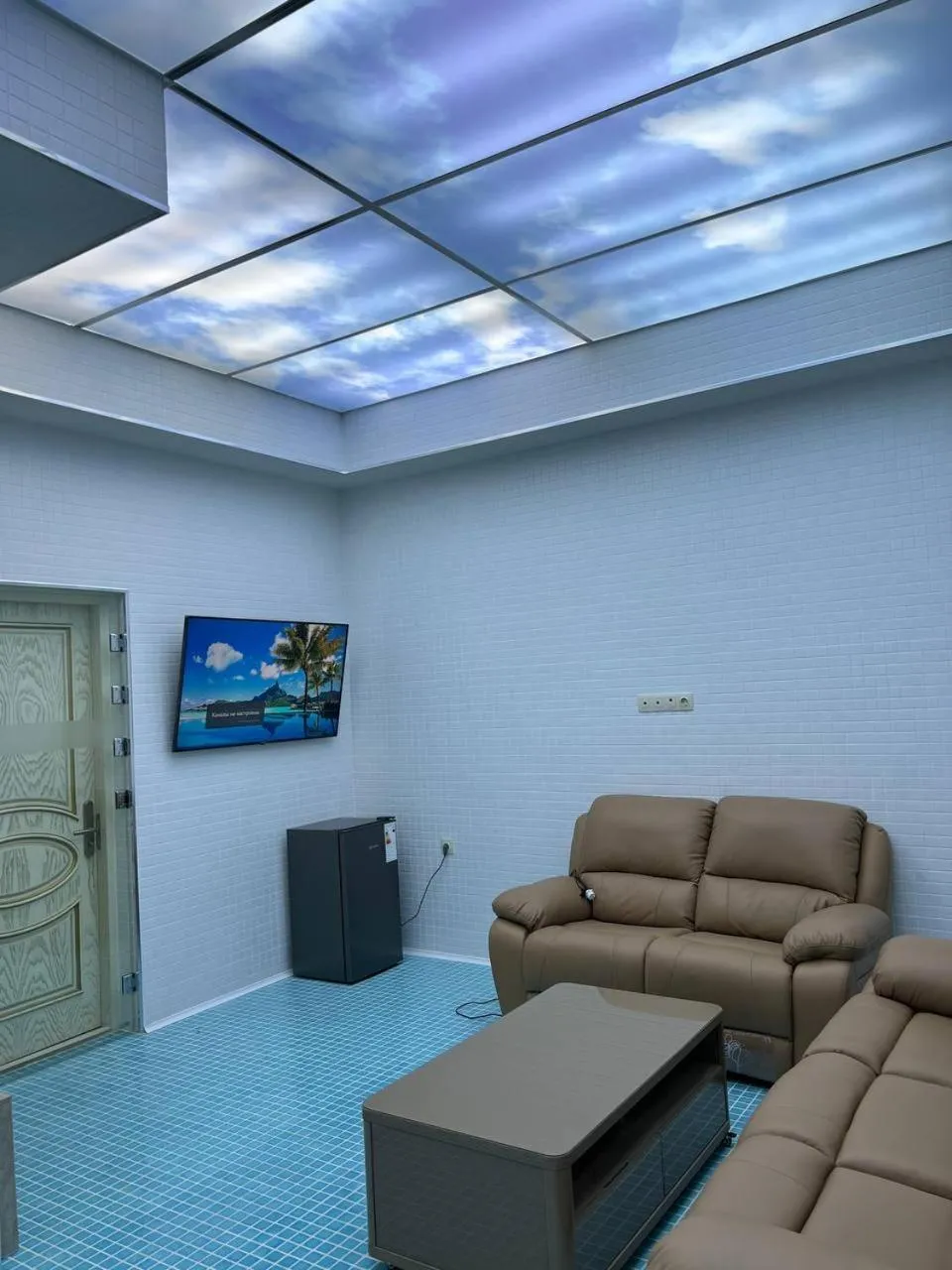 Swimming pool in Golden Samarkand Hotel