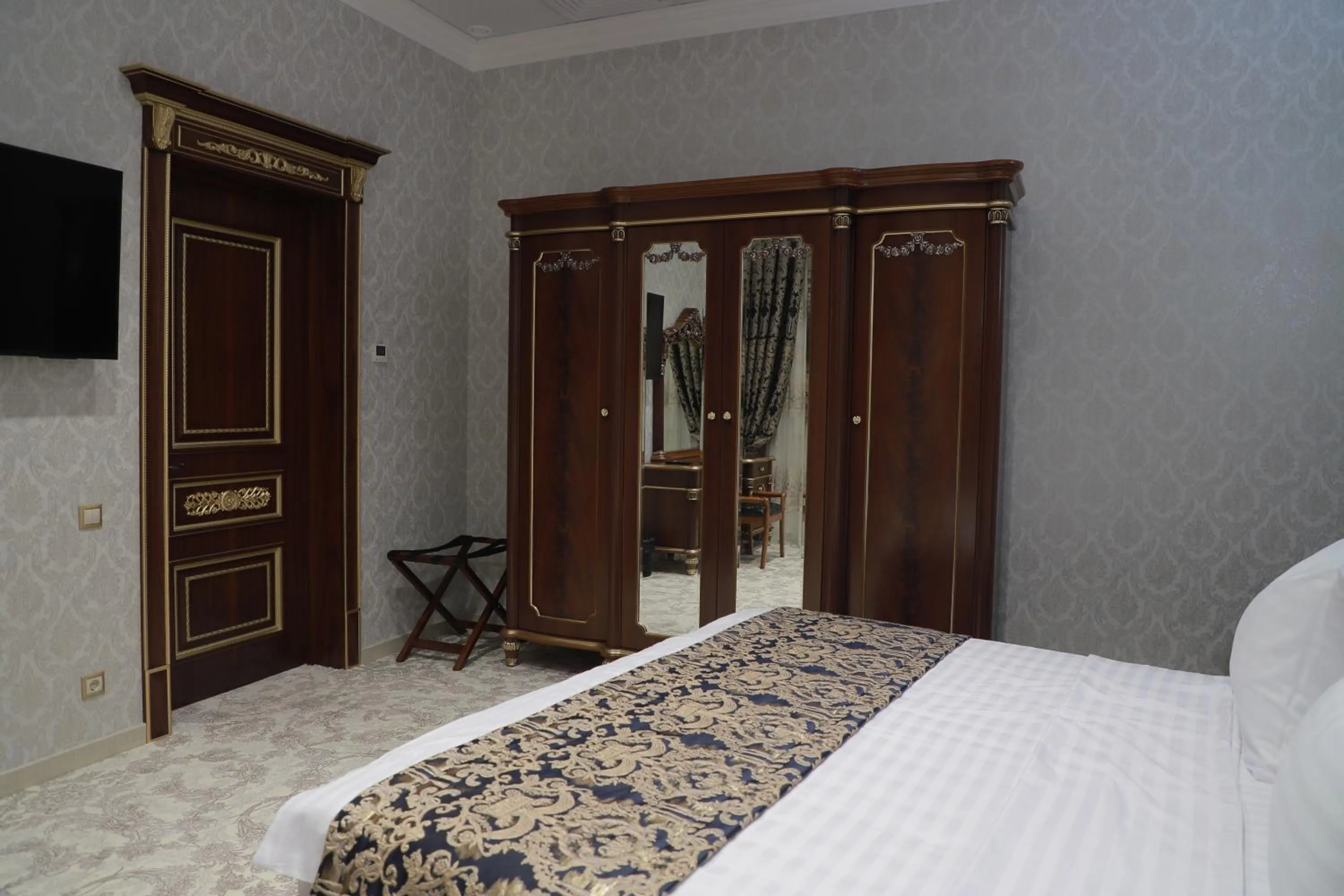Bedroom, Bed in Golden Samarkand Hotel
