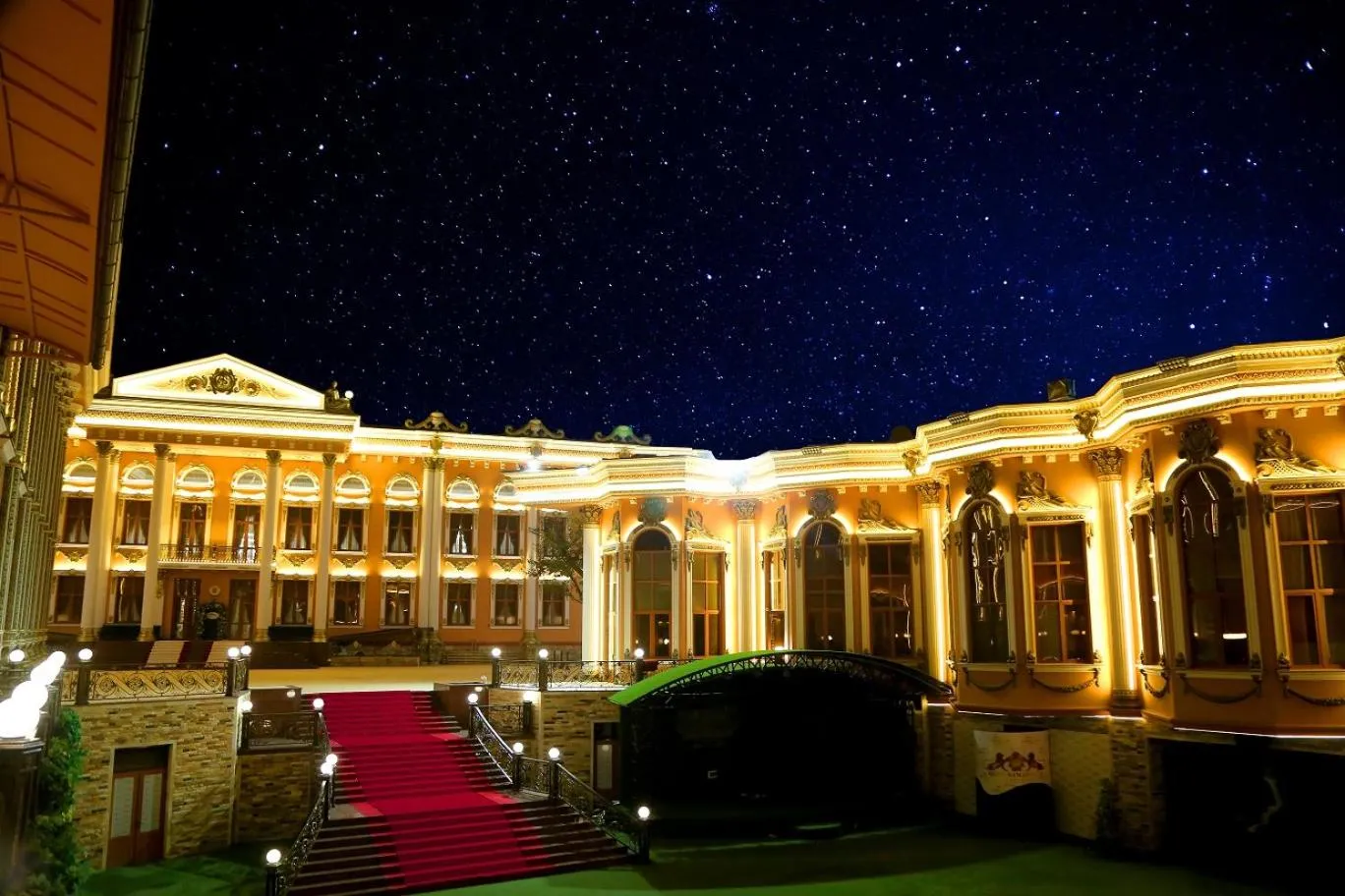 Inner courtyard view in Golden Samarkand Hotel