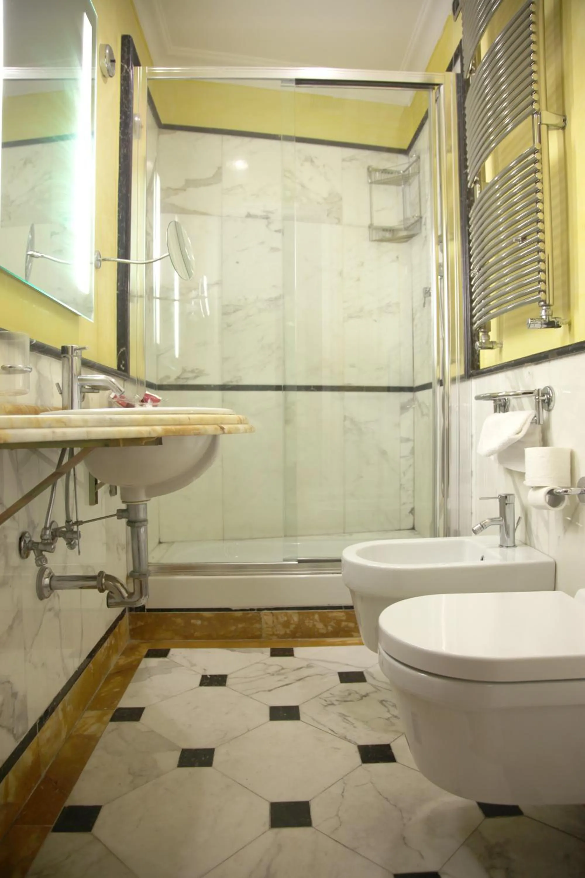 Bathroom in Suite Opera Rooms