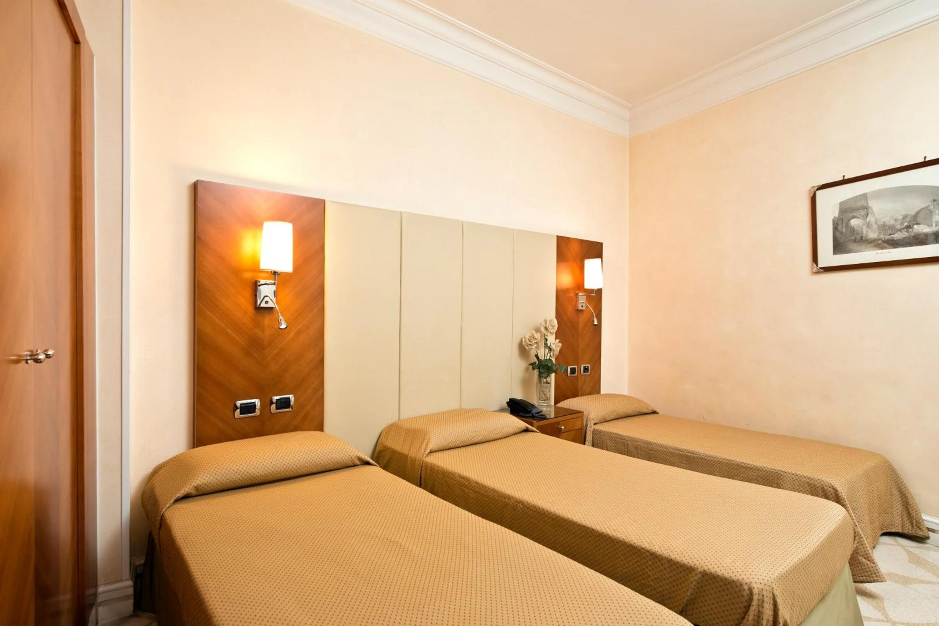 Bed in Suite Opera Rooms