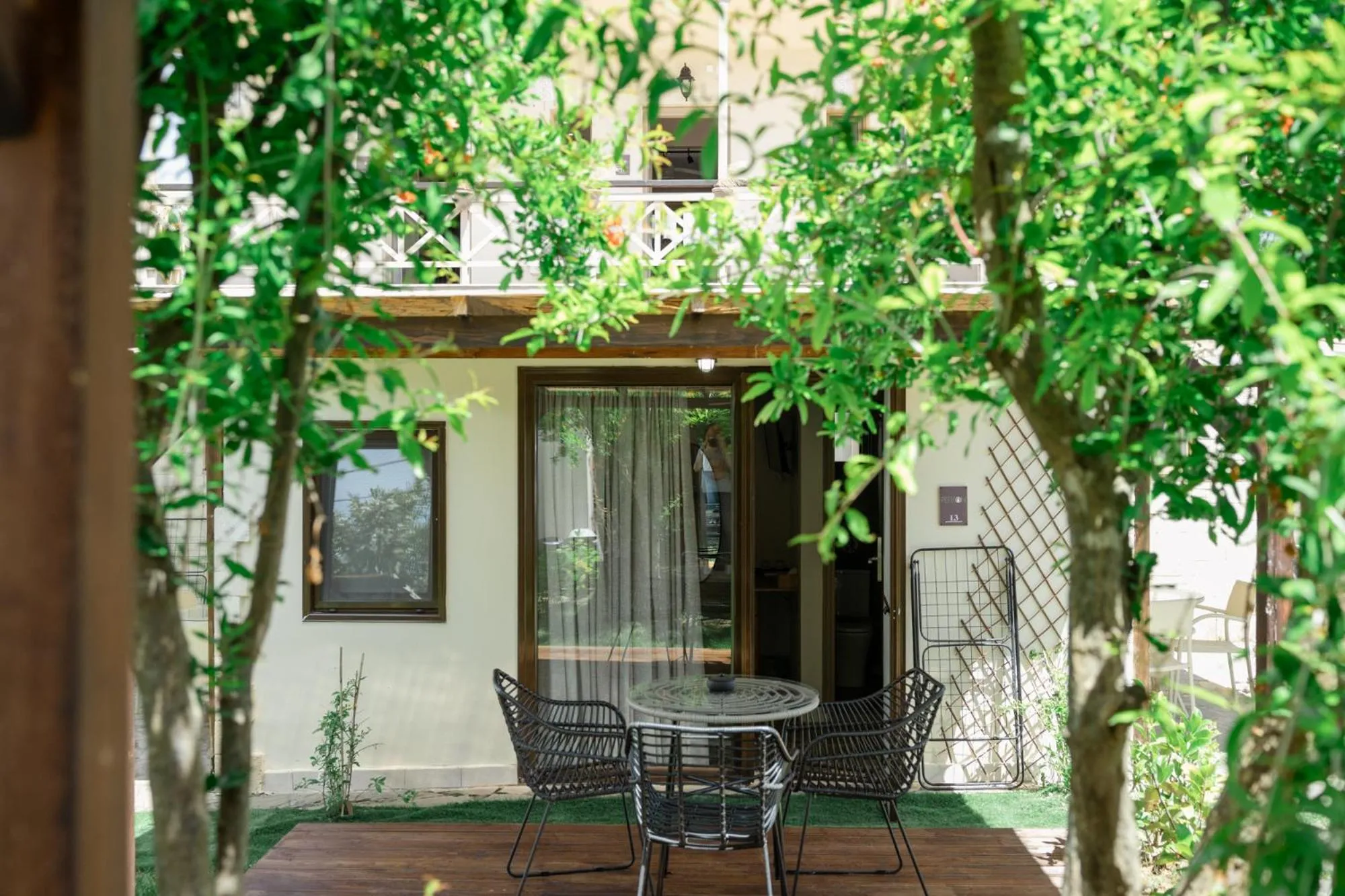 Pefkon Suites