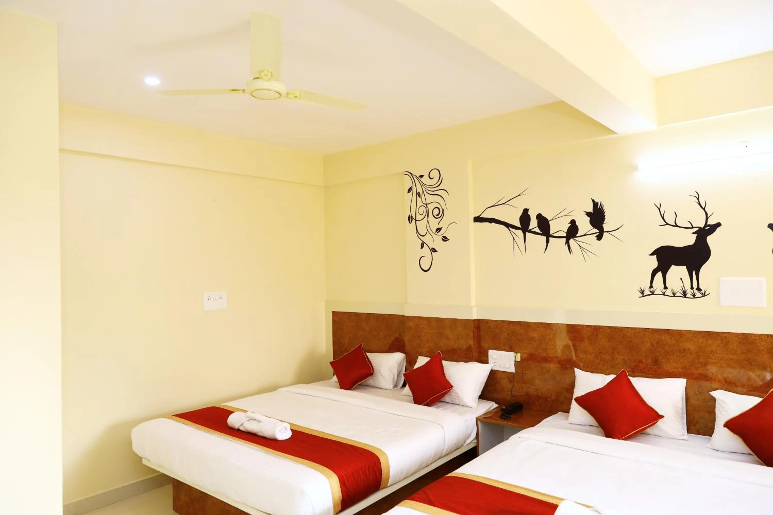 Bedroom, Bed in Sasthi Suites