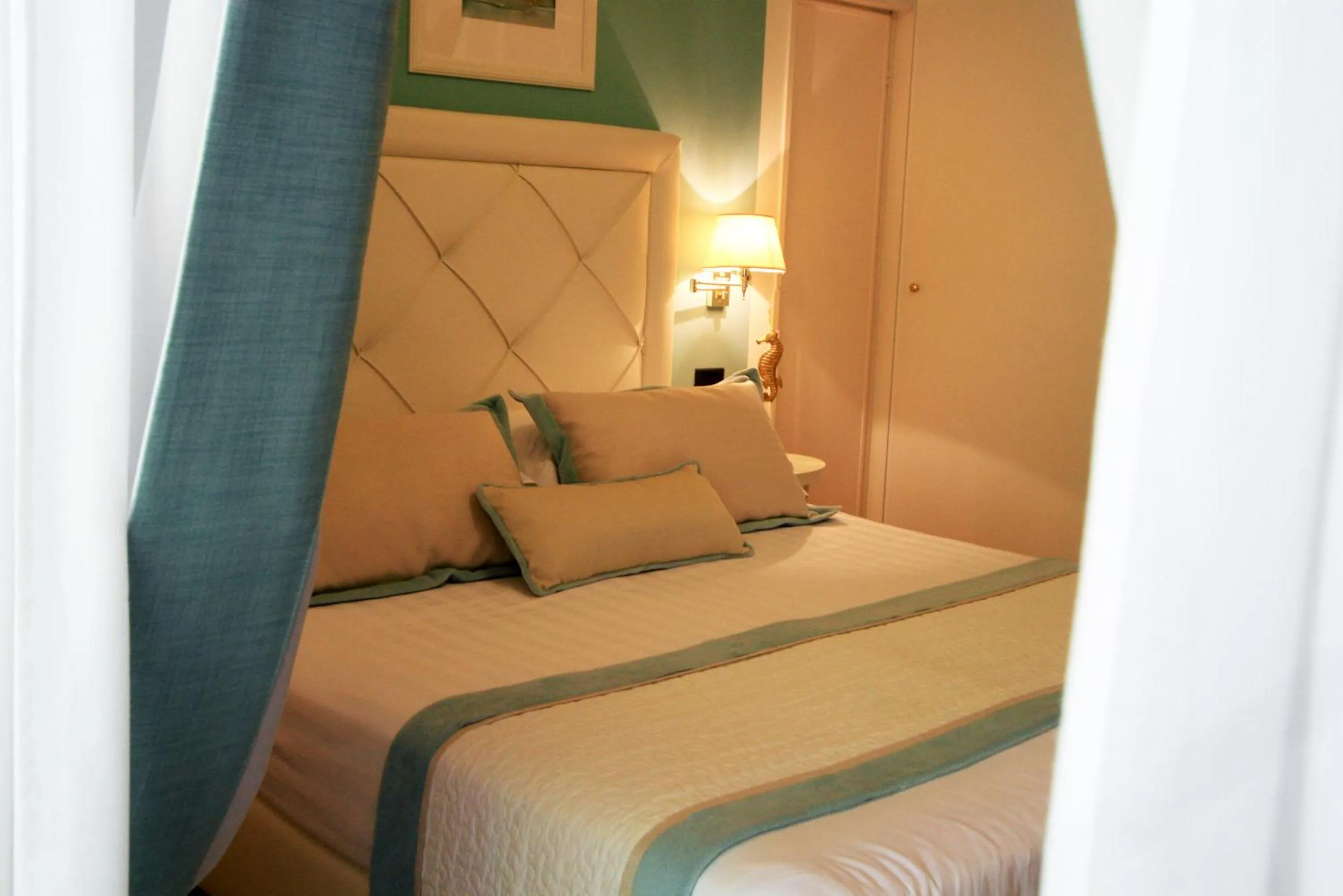 Bathroom in Raffaelli Park Hotel