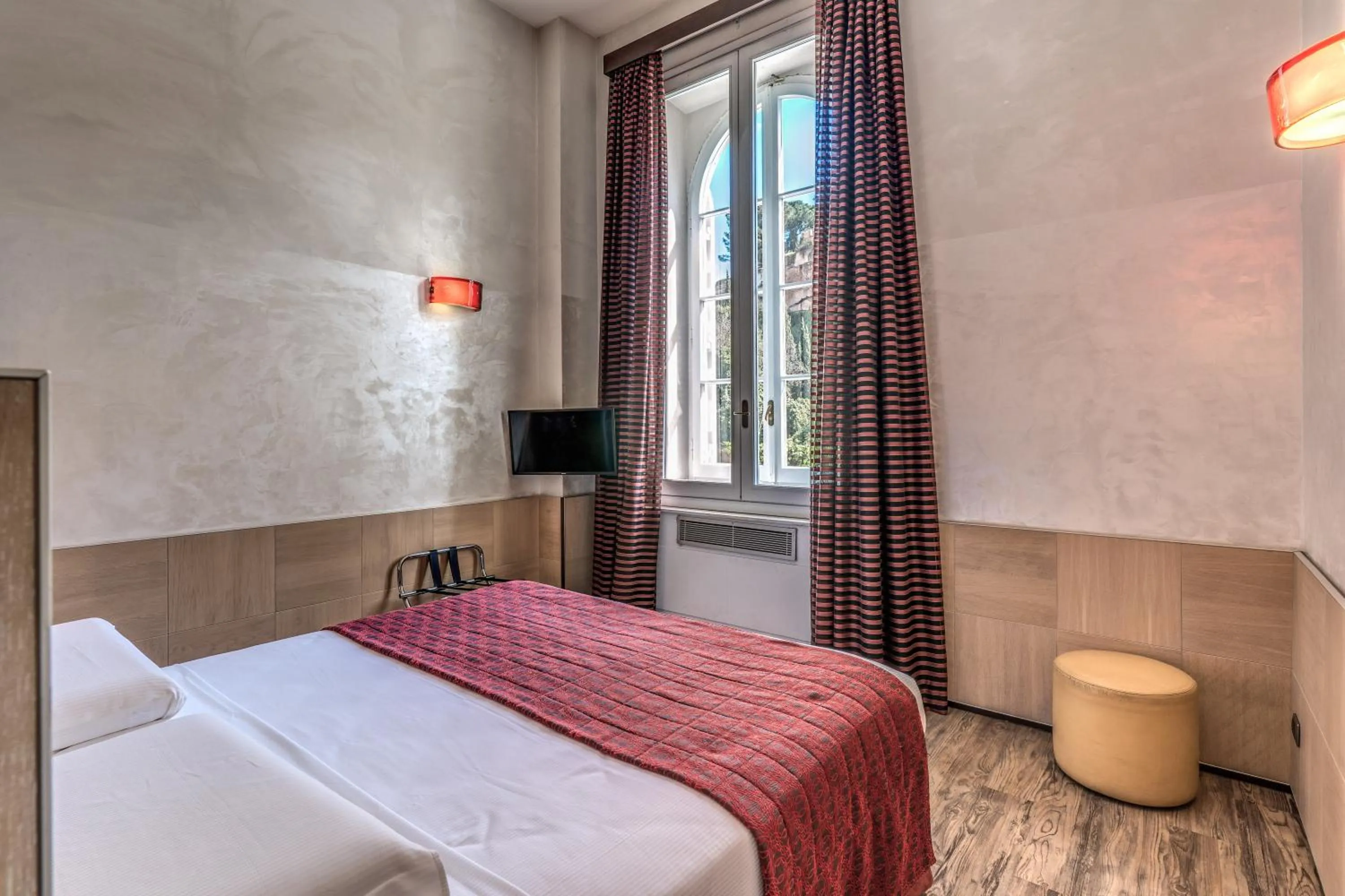 View (from property/room), Bed in Kolbe Hotel Rome