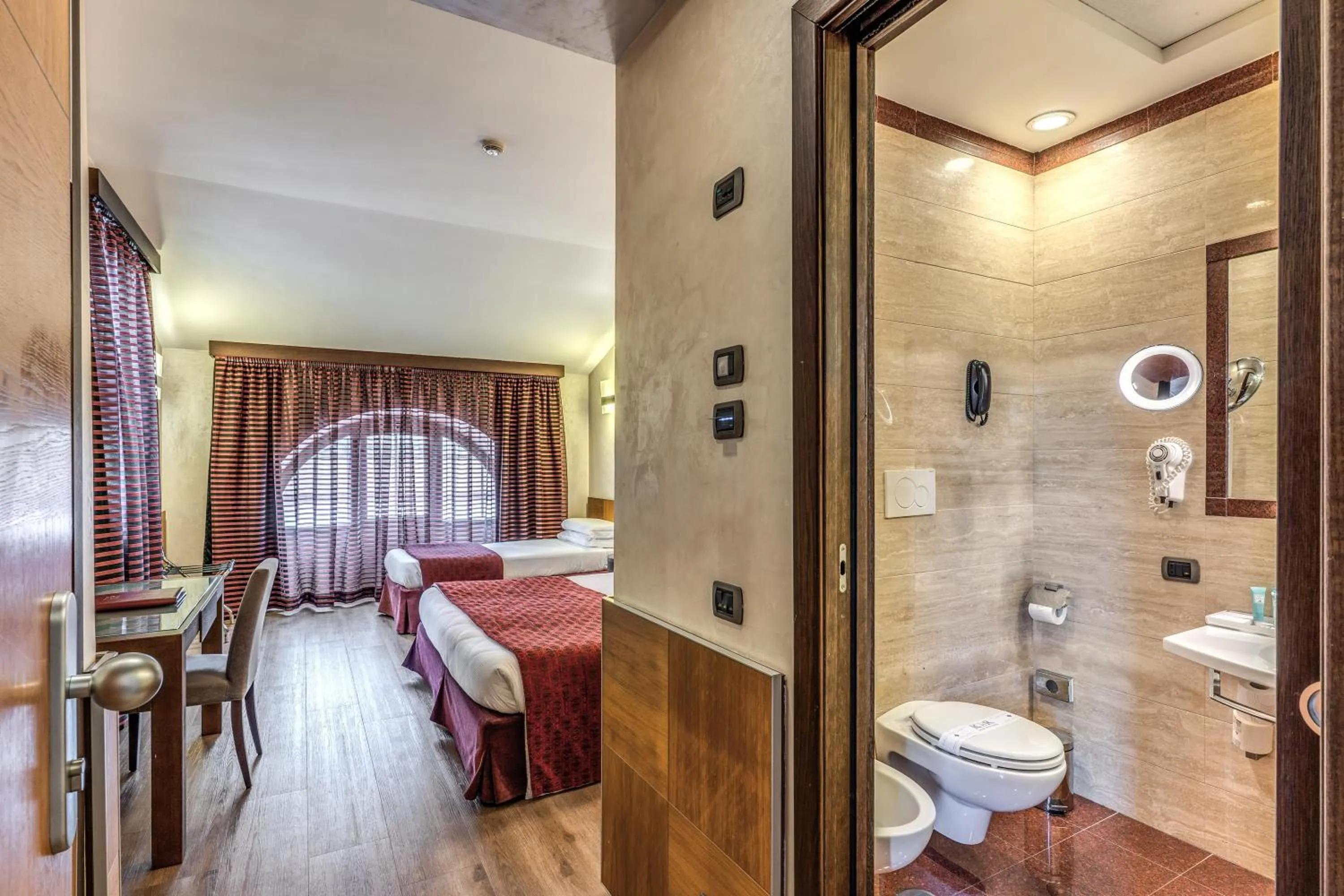 Bathroom, Bed in Kolbe Hotel Rome