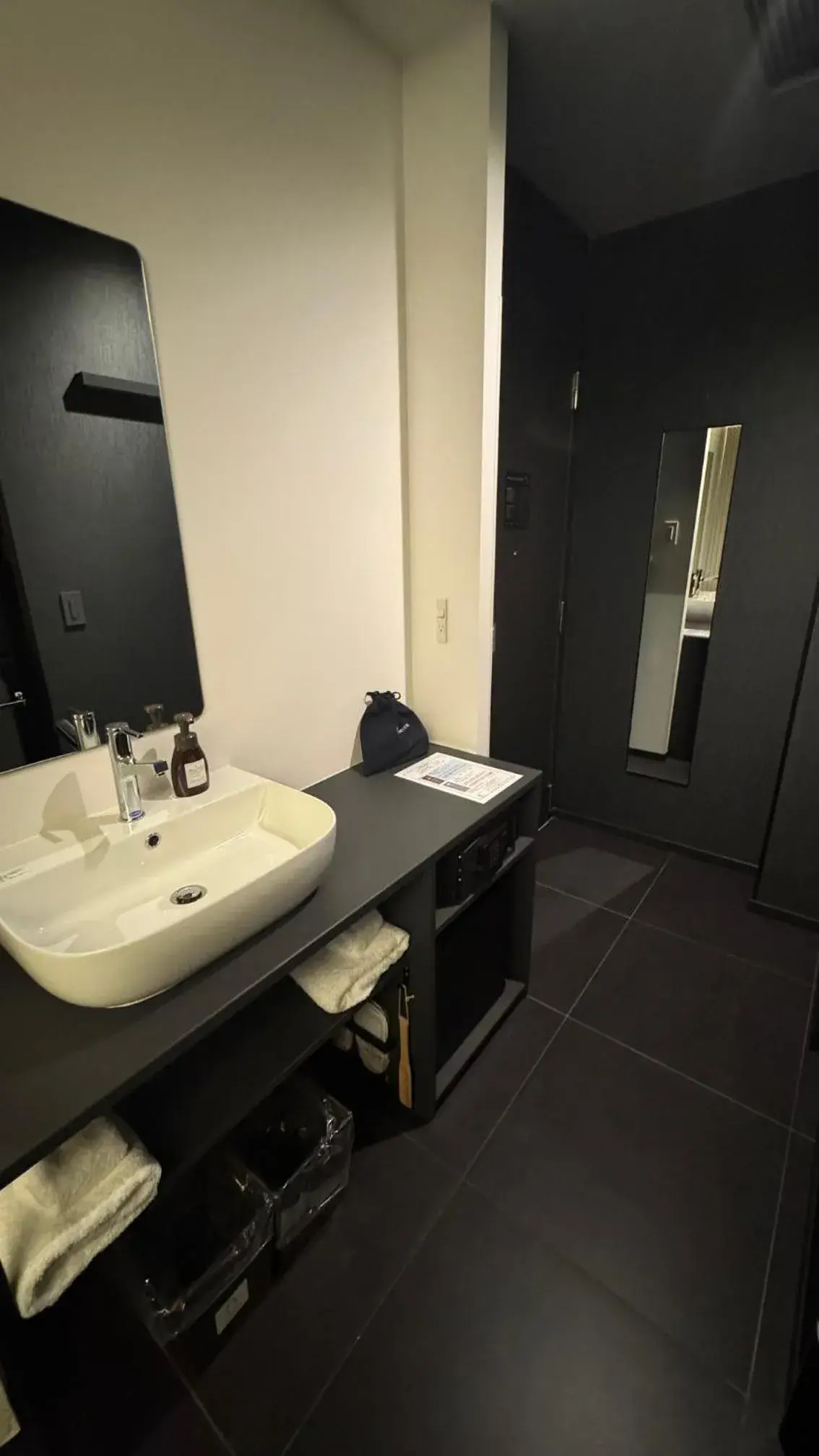 Standard Double Room with Complimentary Light Breakfast - single occupancy - Non-Smoking in Prince Smart Inn Kyoto Sanjo Standard Double Room with Complimentary Light Breakfast - single occupancy - Non-Smoking in Prince Smart Inn Kyoto Sanjo