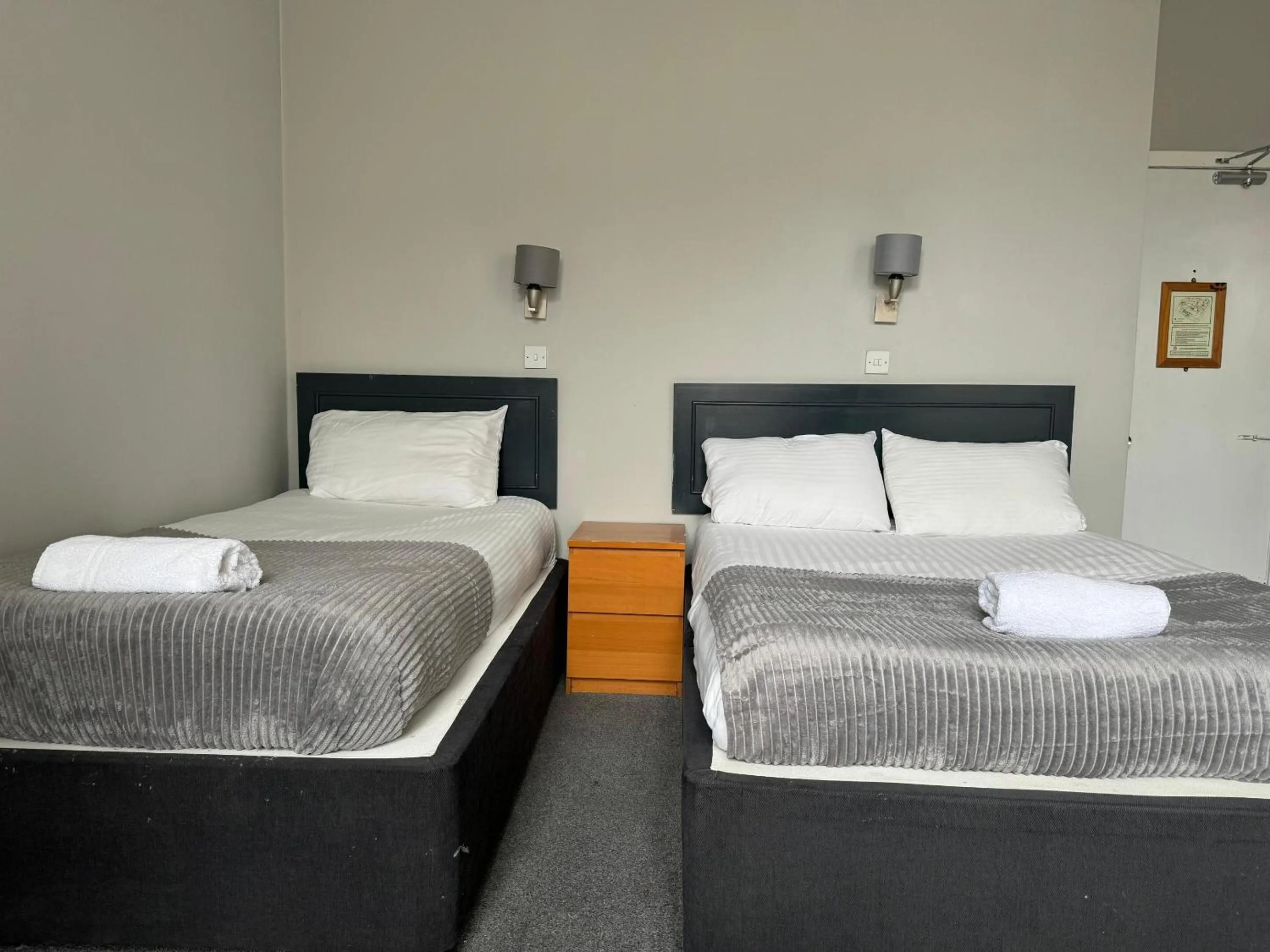 Bedroom, Bed in Citi Hotel Aberdeen City Centre