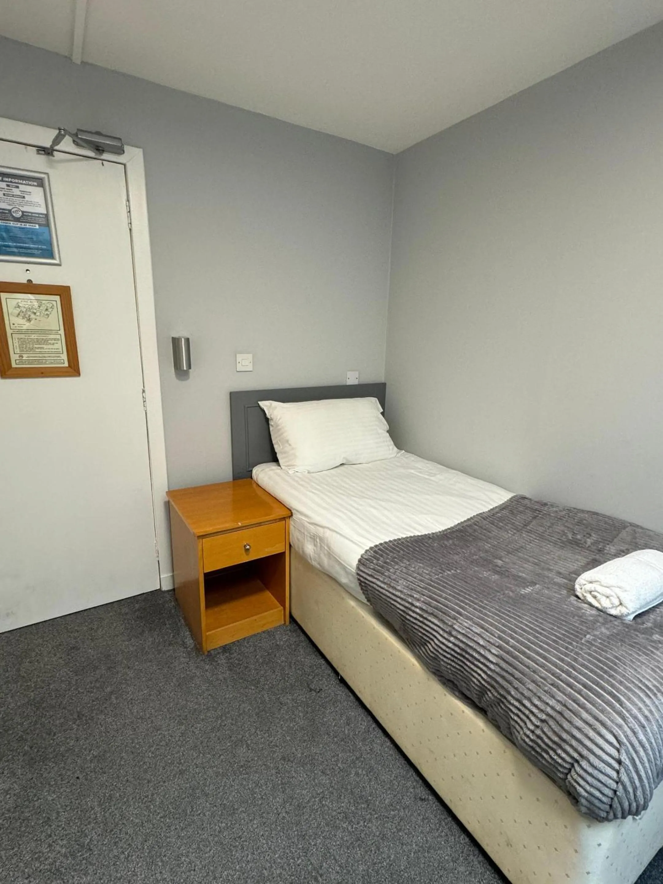 Bedroom, Bed in Citi Hotel Aberdeen City Centre